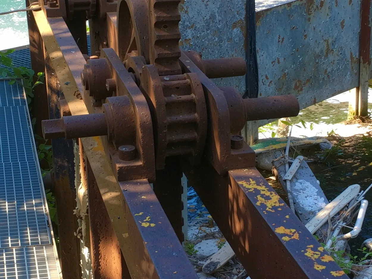 Rusted river lock mechanism