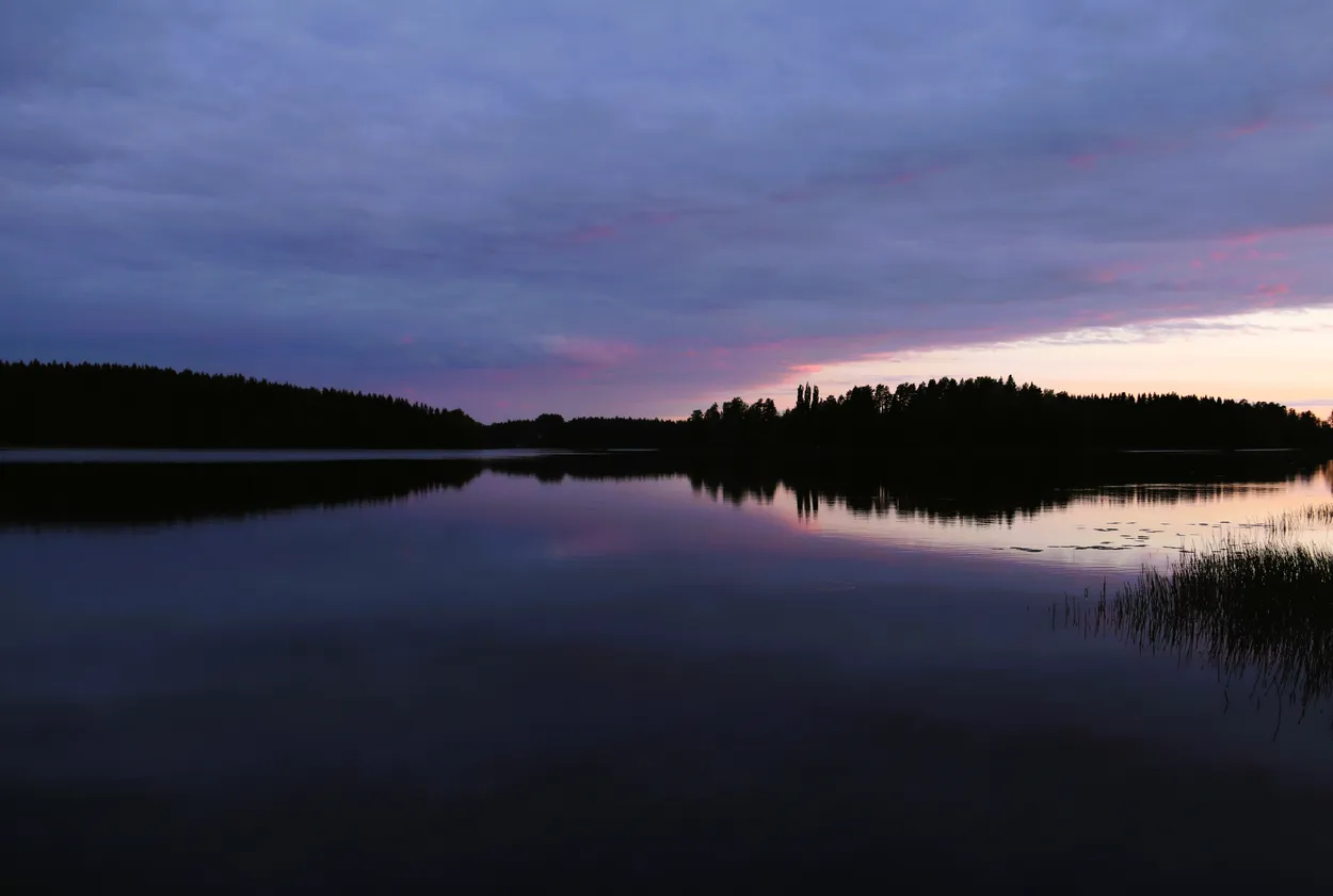 A cloudy and purple sunsetnight