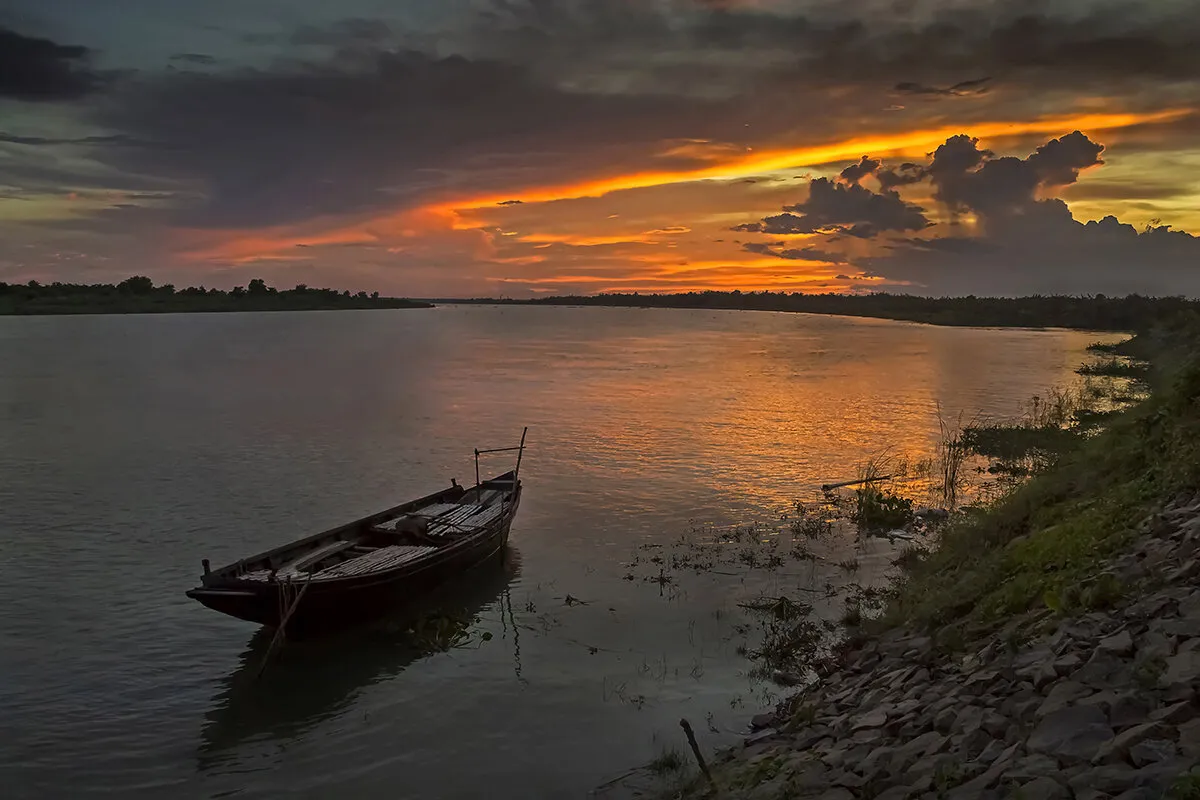 The Boat... Alone