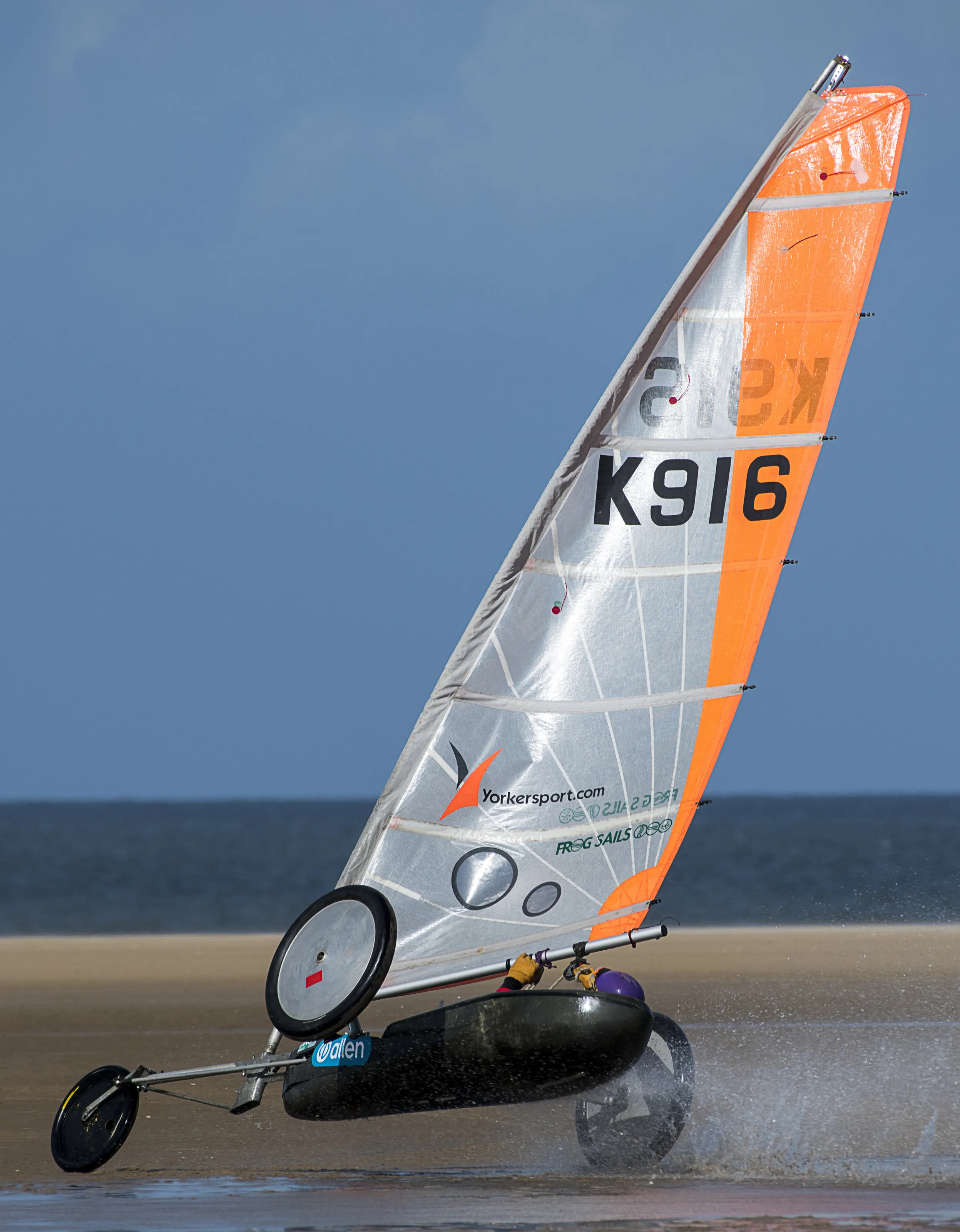Flying Sandyacht