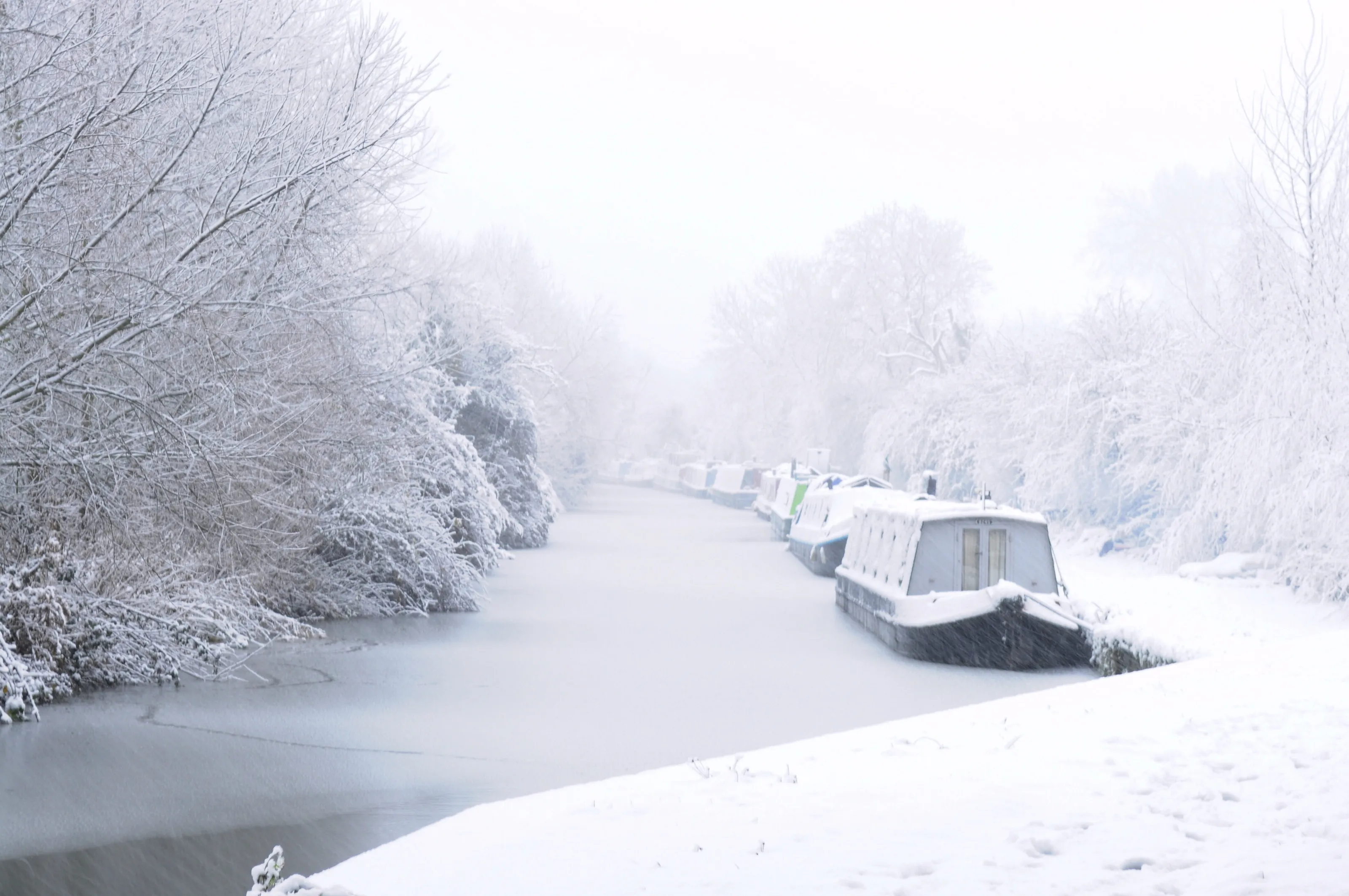 Narrowboats in the Snow on the Oxford Canal