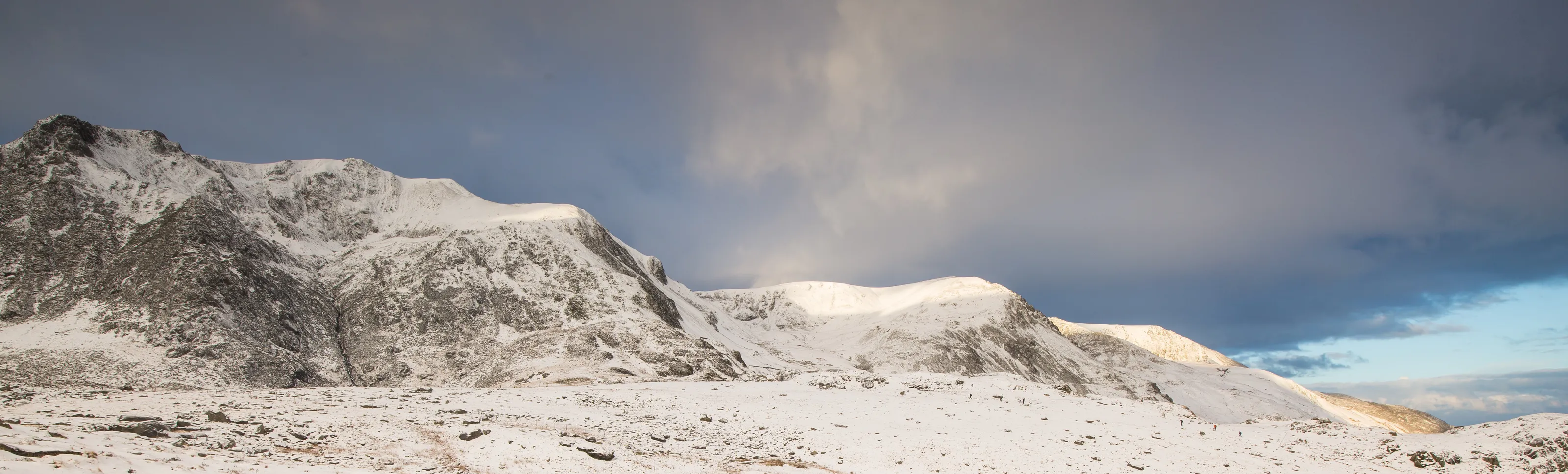 Walkers on Foel Goch
