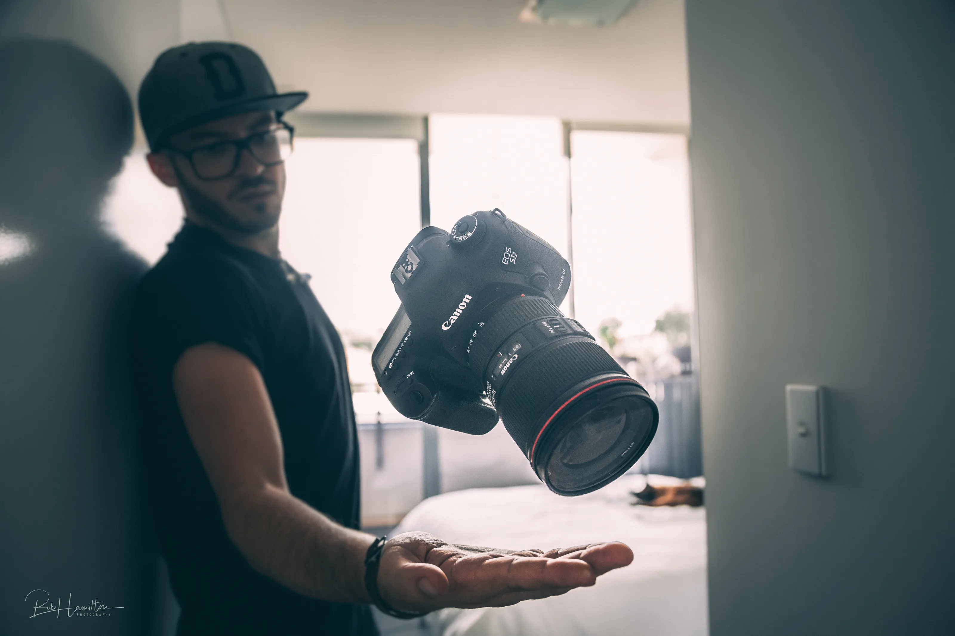 Levitating Lens