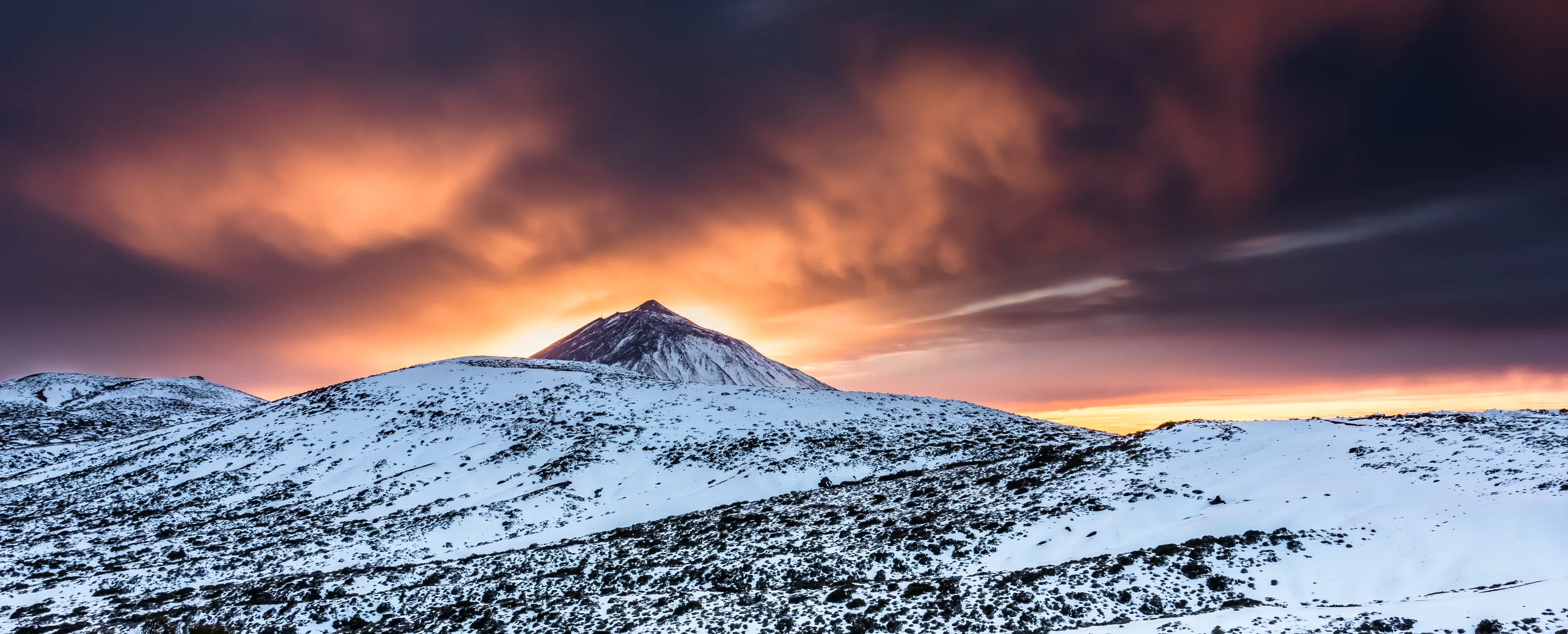 Sunset of golden hour in the volcano Teide