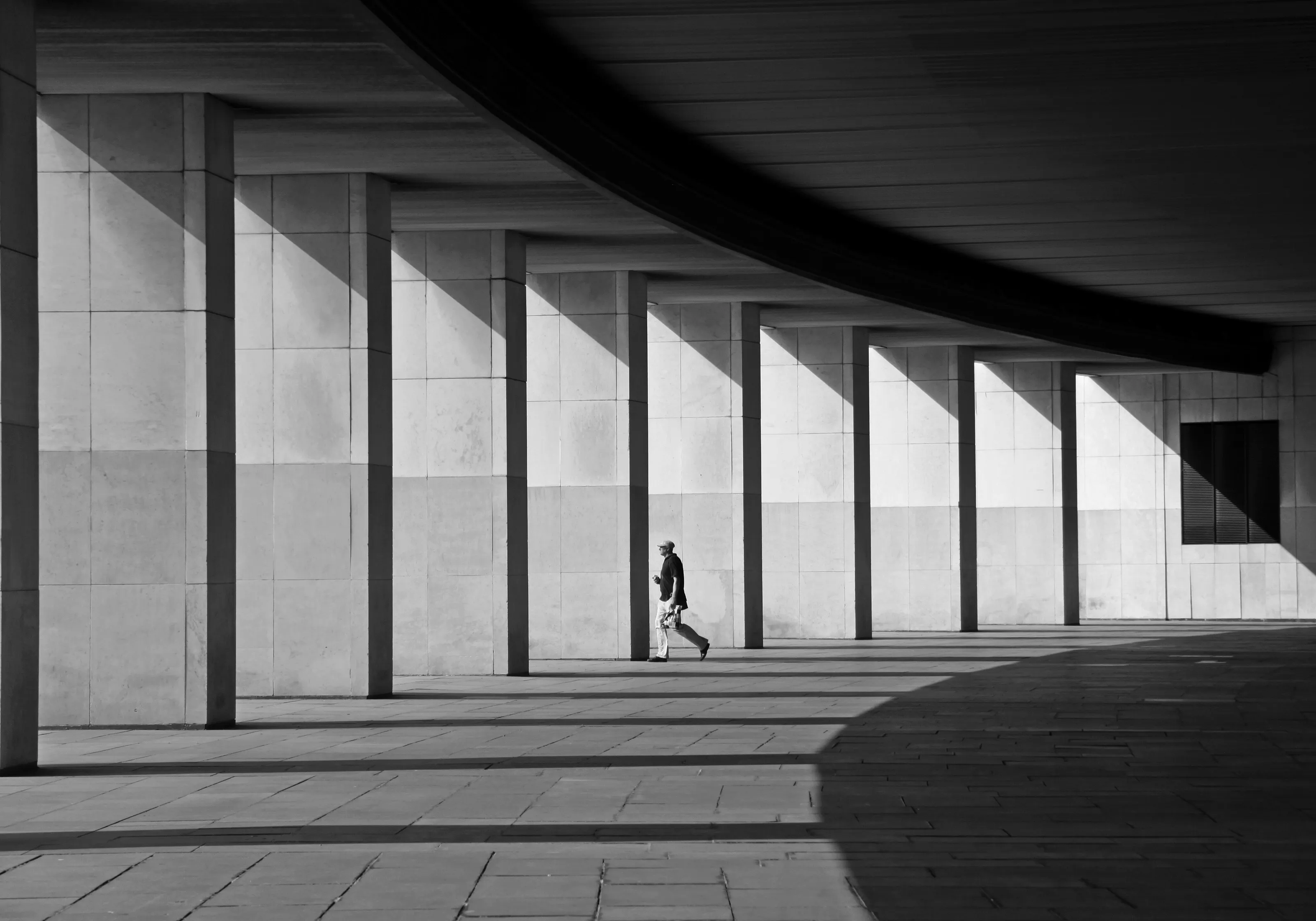 MEMORY ARCHITECTURE