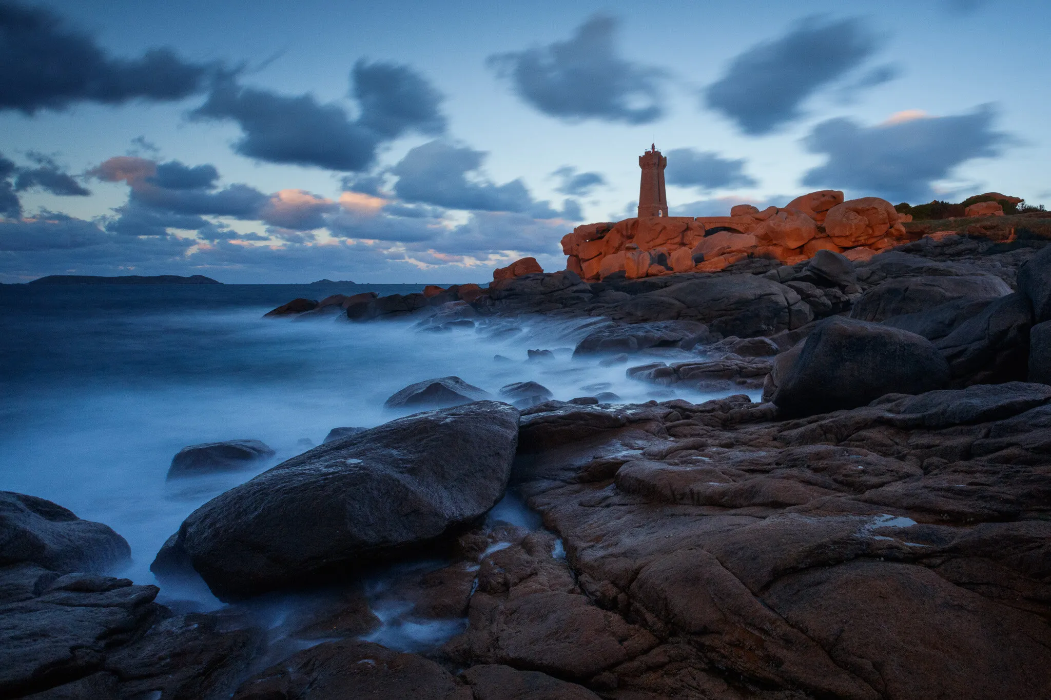 Men Ruz lighthouse