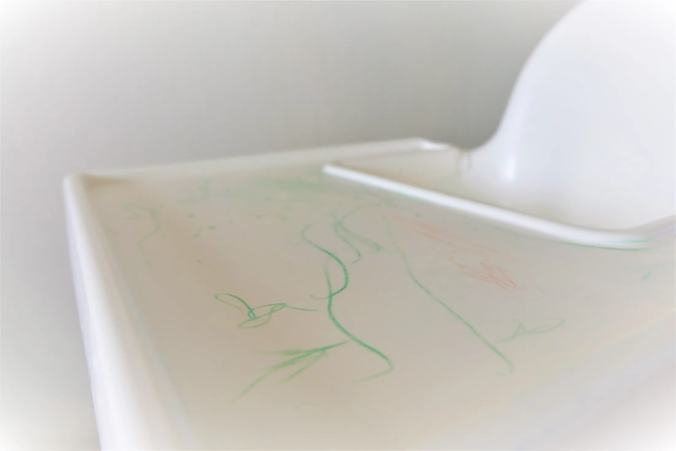 Feeding chair for colouring