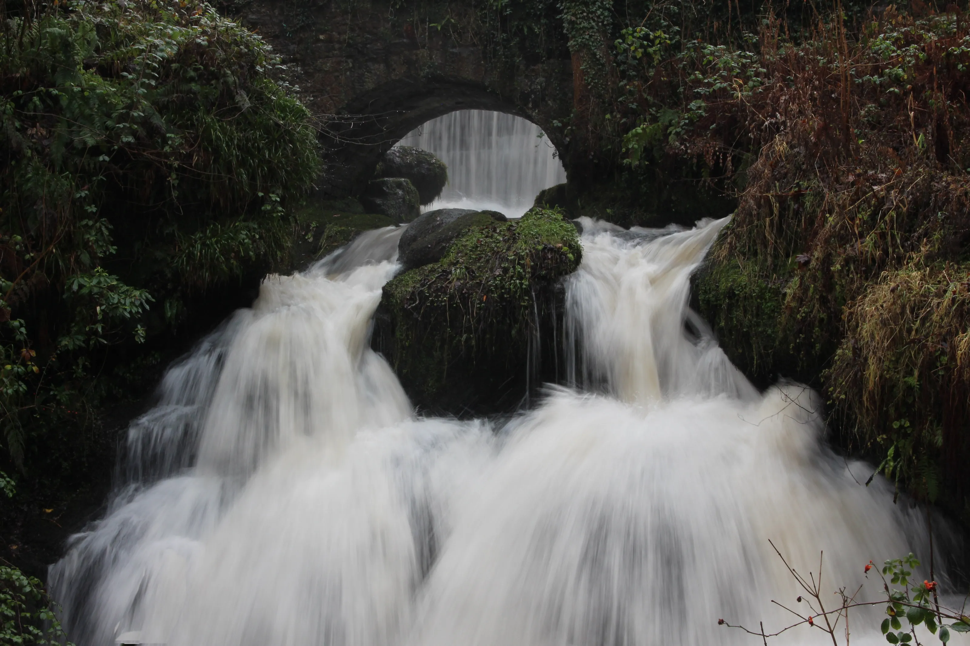 Rouken glen waterfall. Taken handheld.