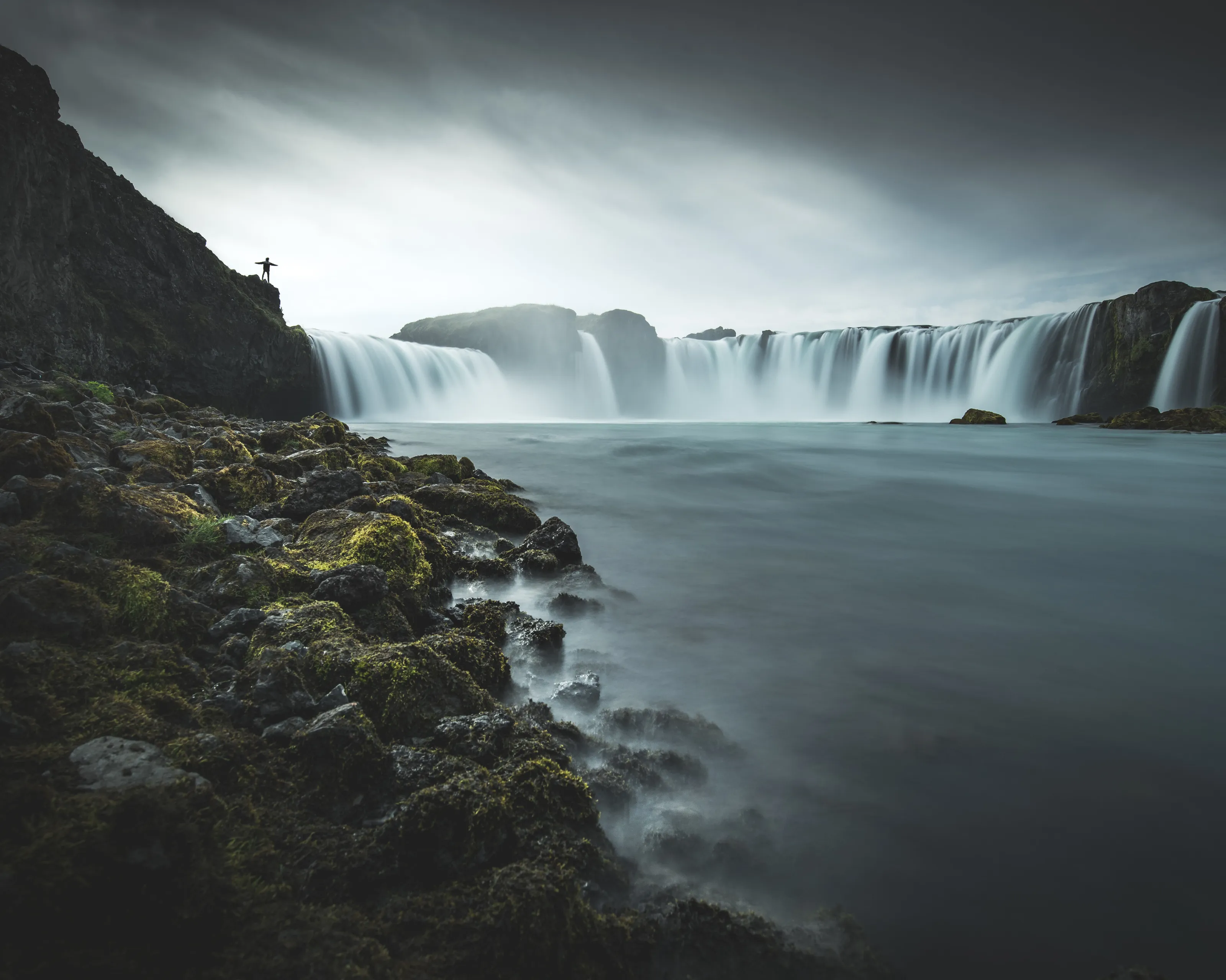 Might Gods waterfall