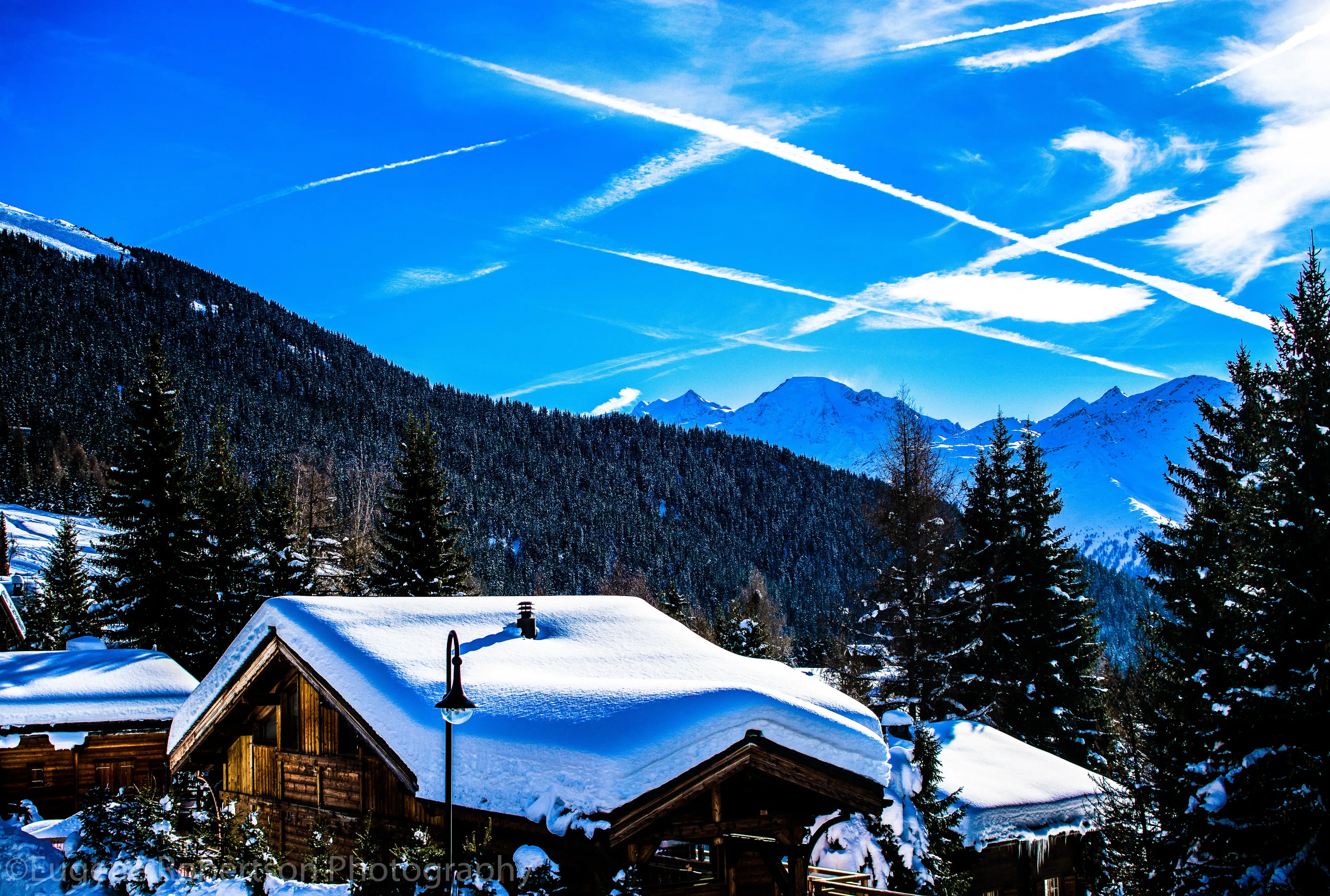 Blue skies, winter mountains and Verbier snow