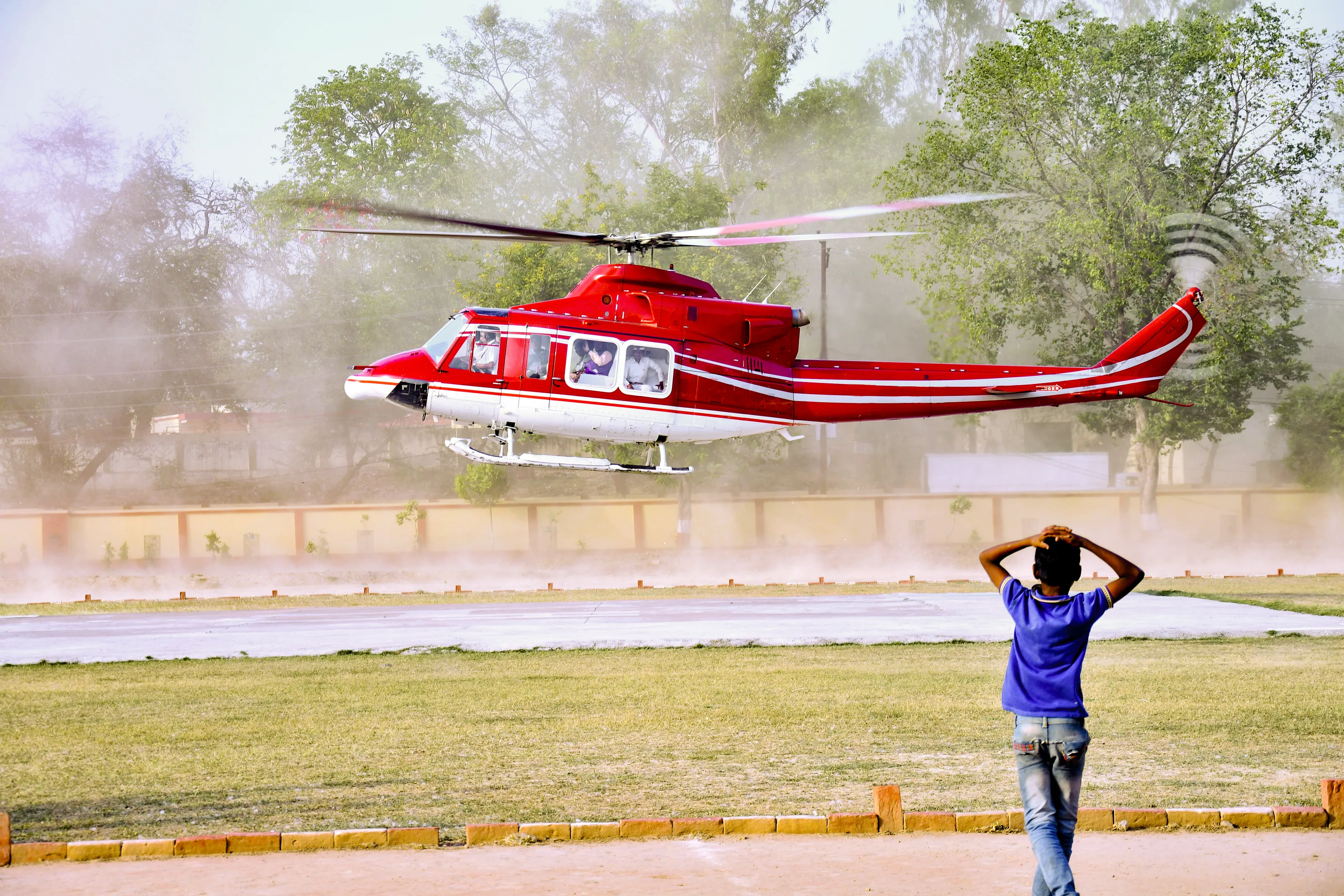 child watch helicopter