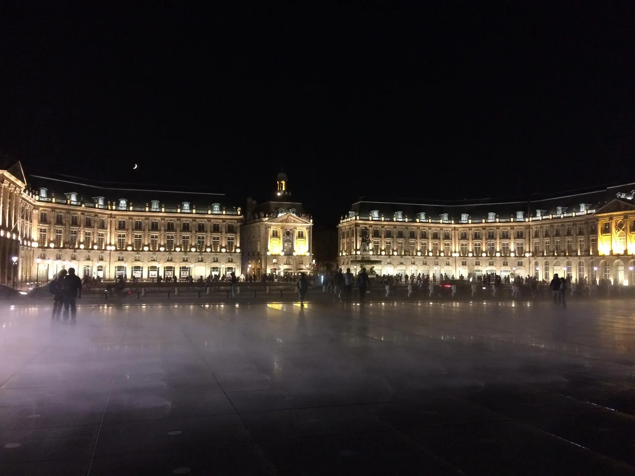 Bordeaux by night
