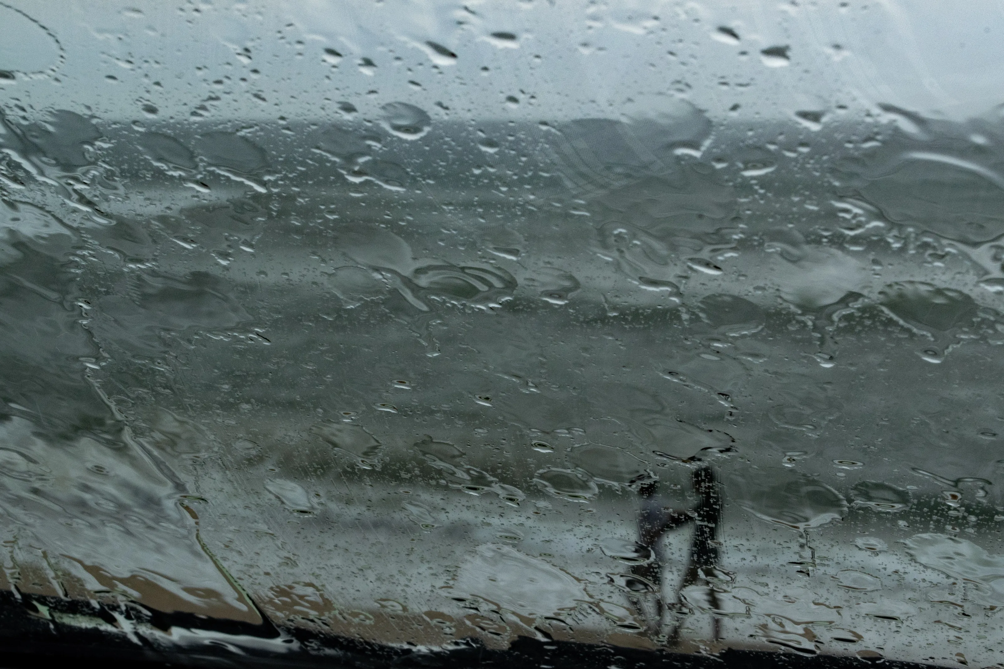 rains on windshield