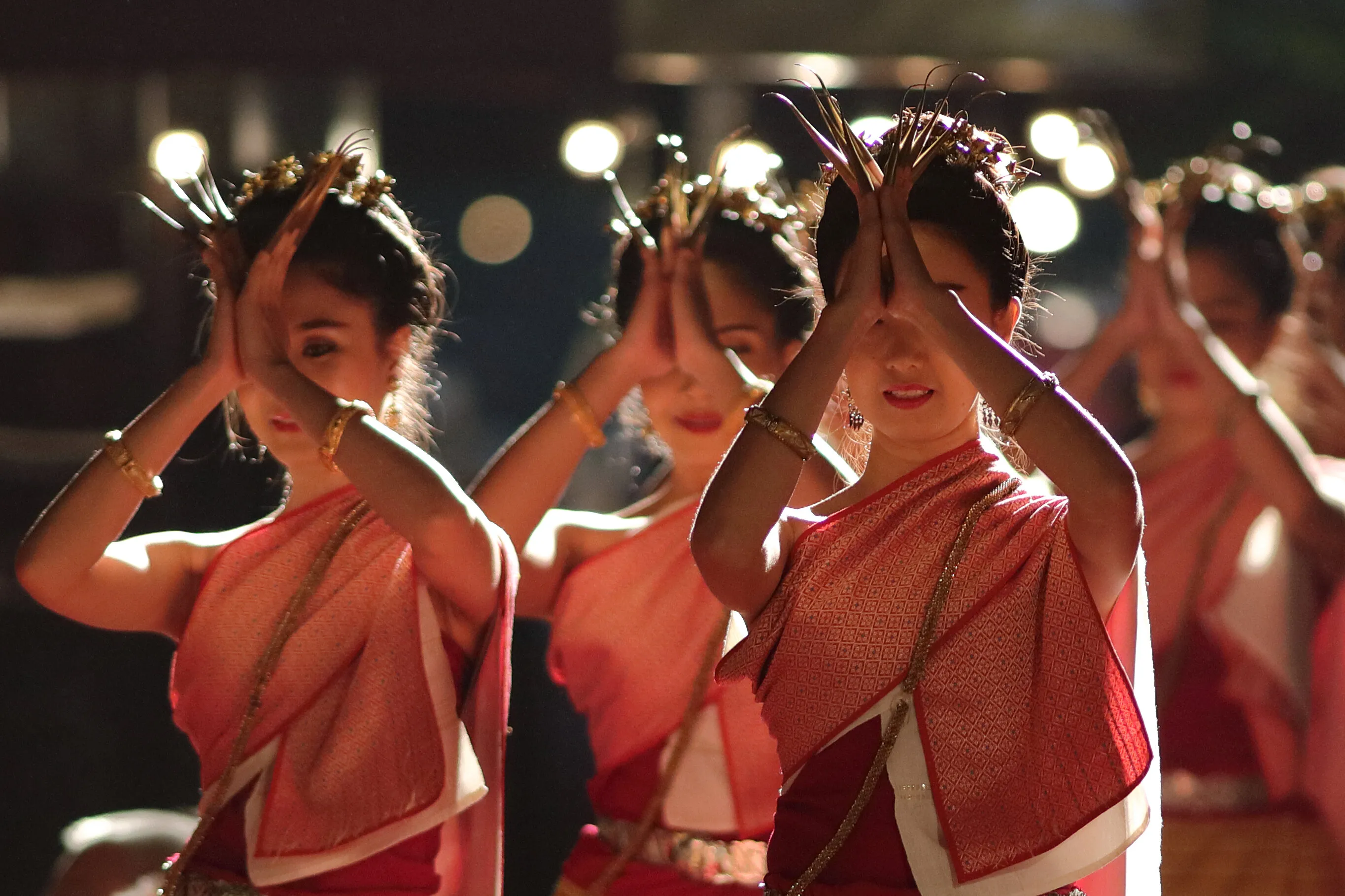 Thai Fingernail Dance