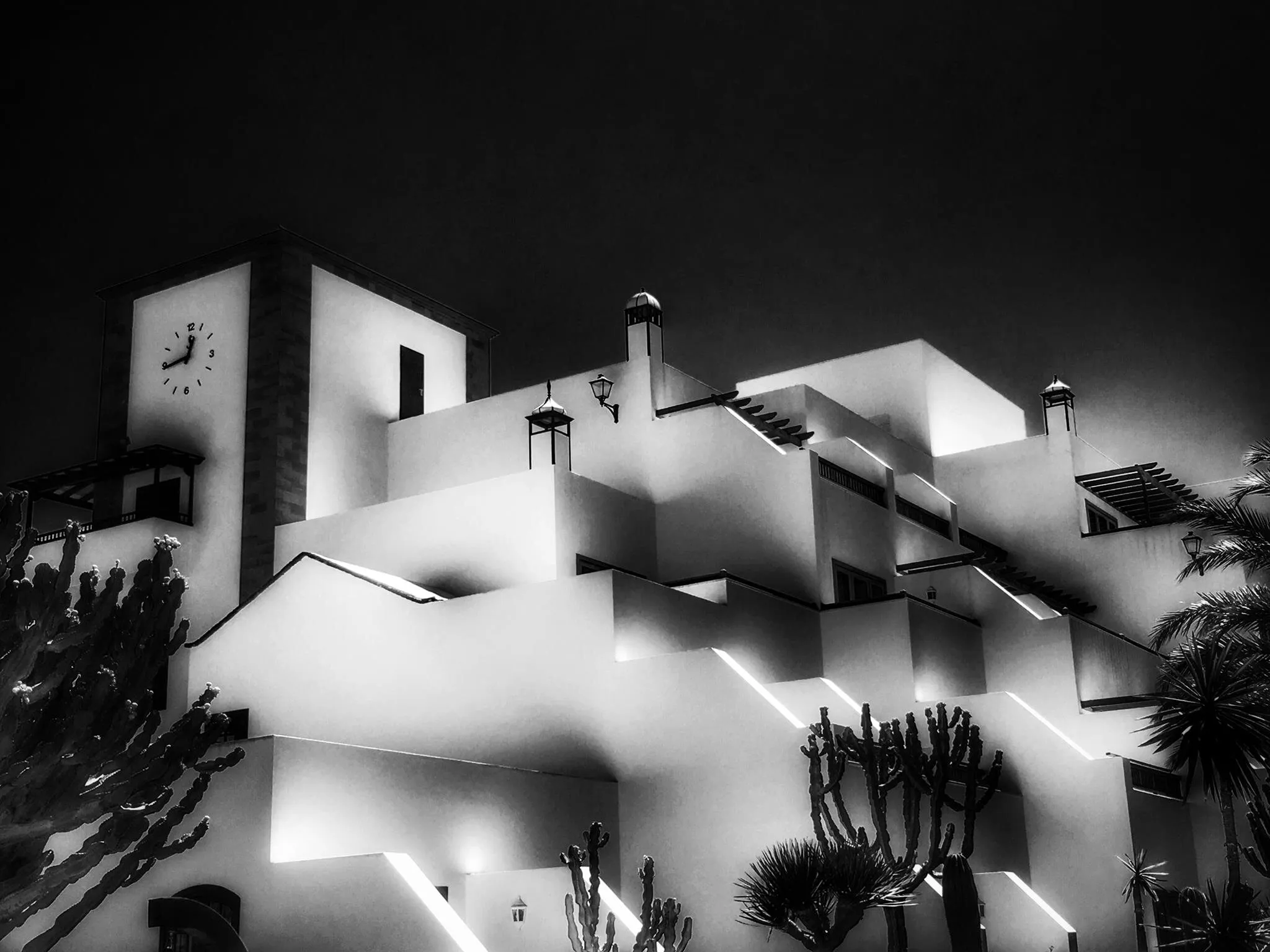 Shadow Apartment's