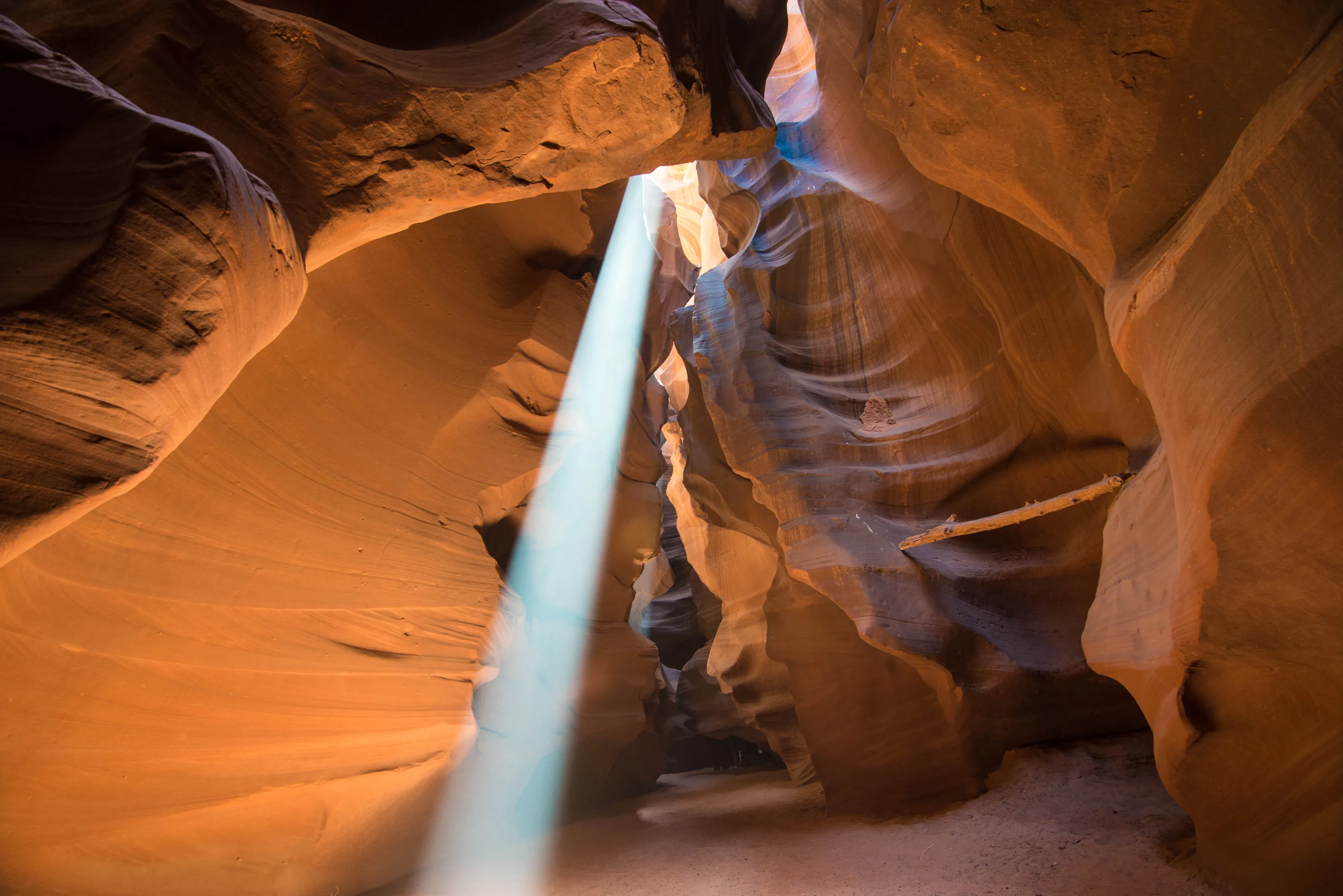 light beam antelope canyon