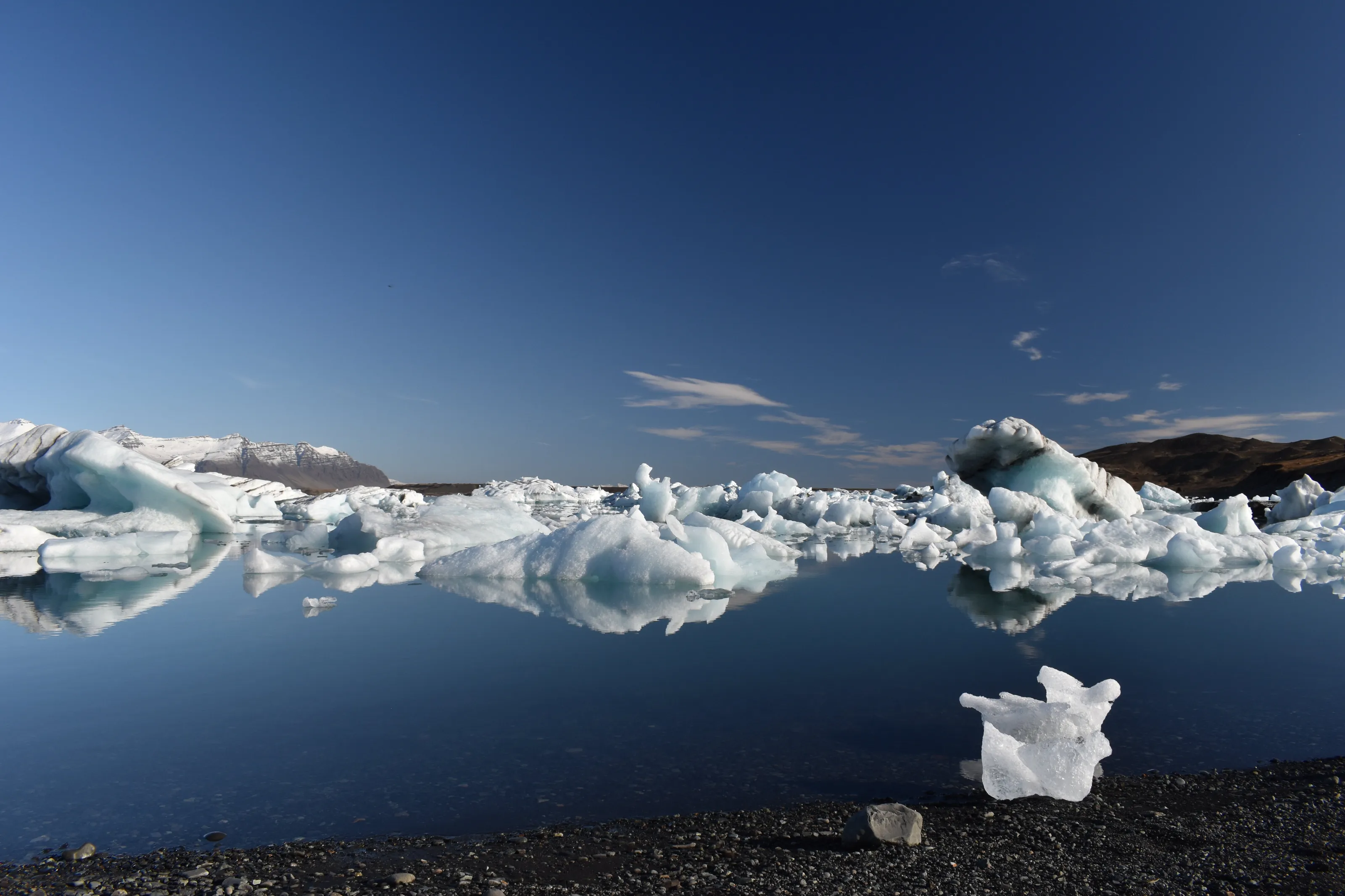 Jökulsárlón from west shore