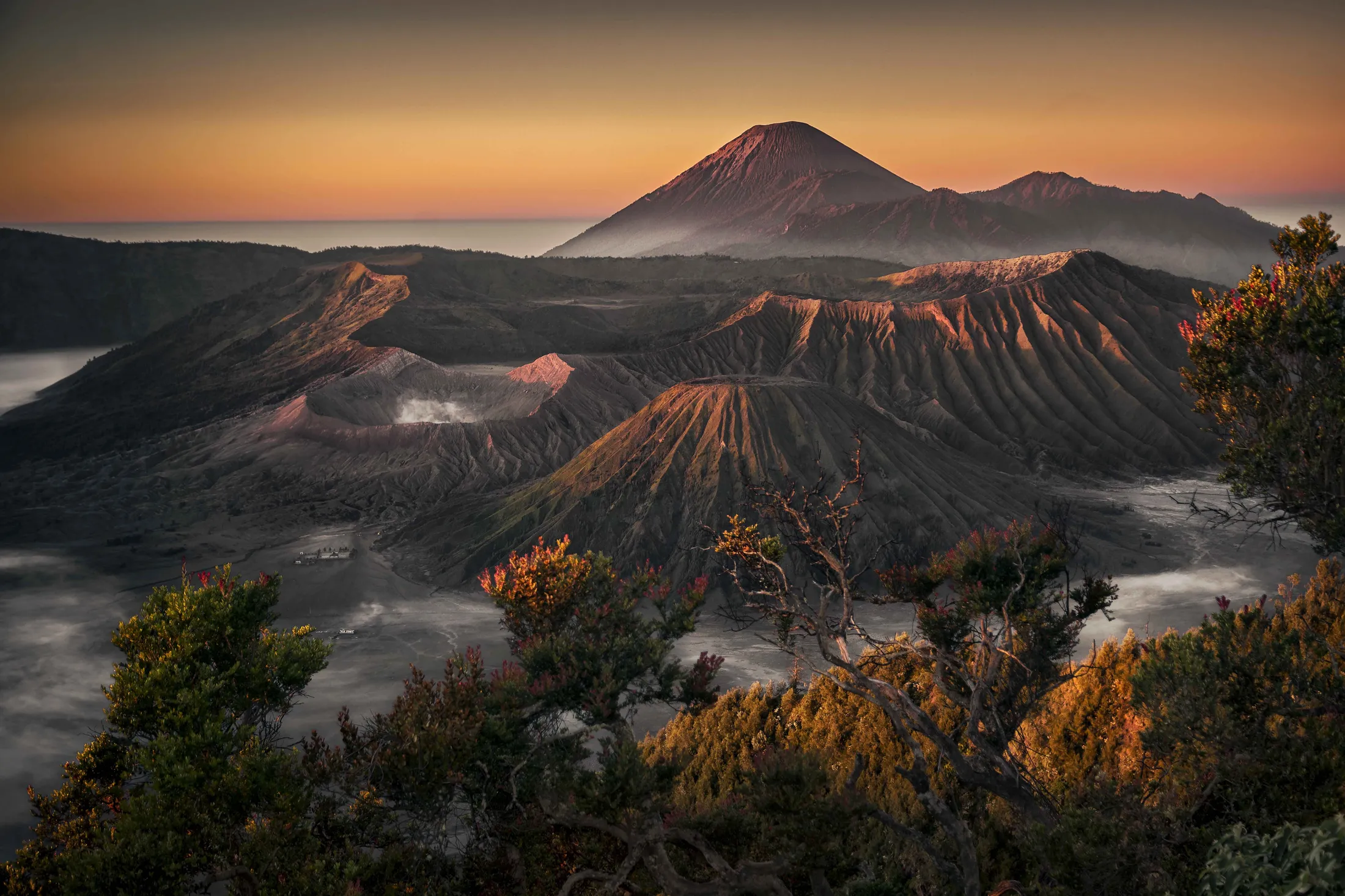 Land of Volcanos