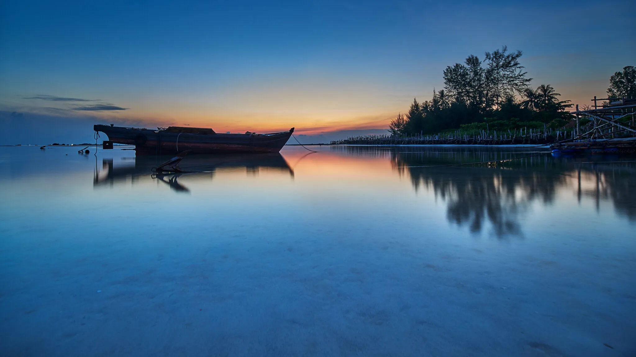 Lonely Boat at Fisherman Village