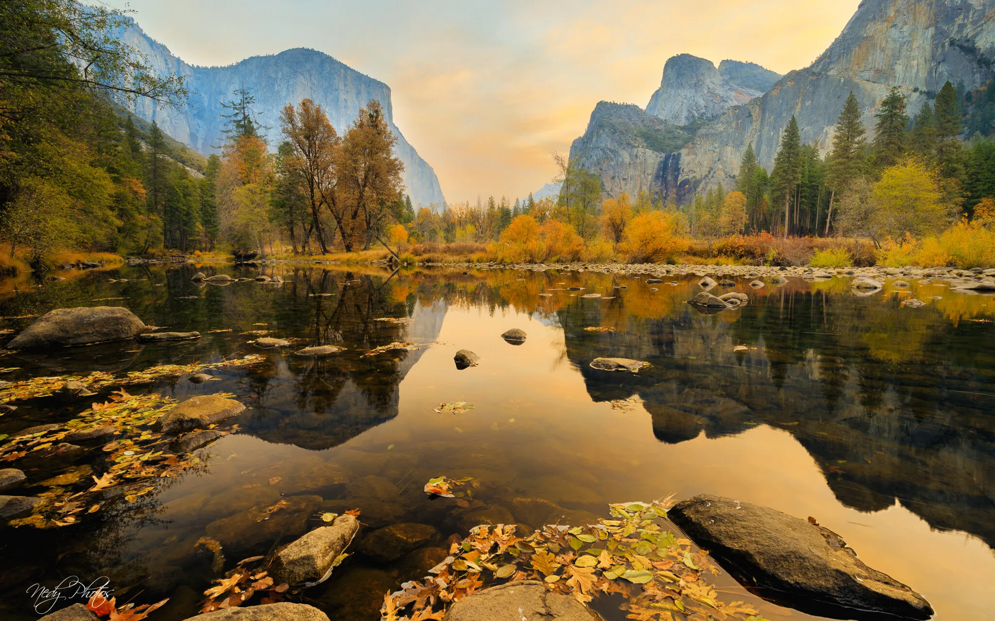Autumn morning in Yosemite Valley