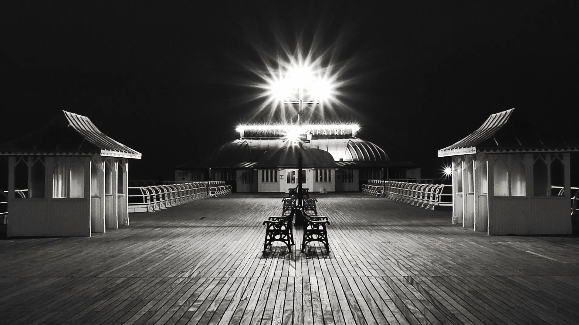 Pier lamp lights