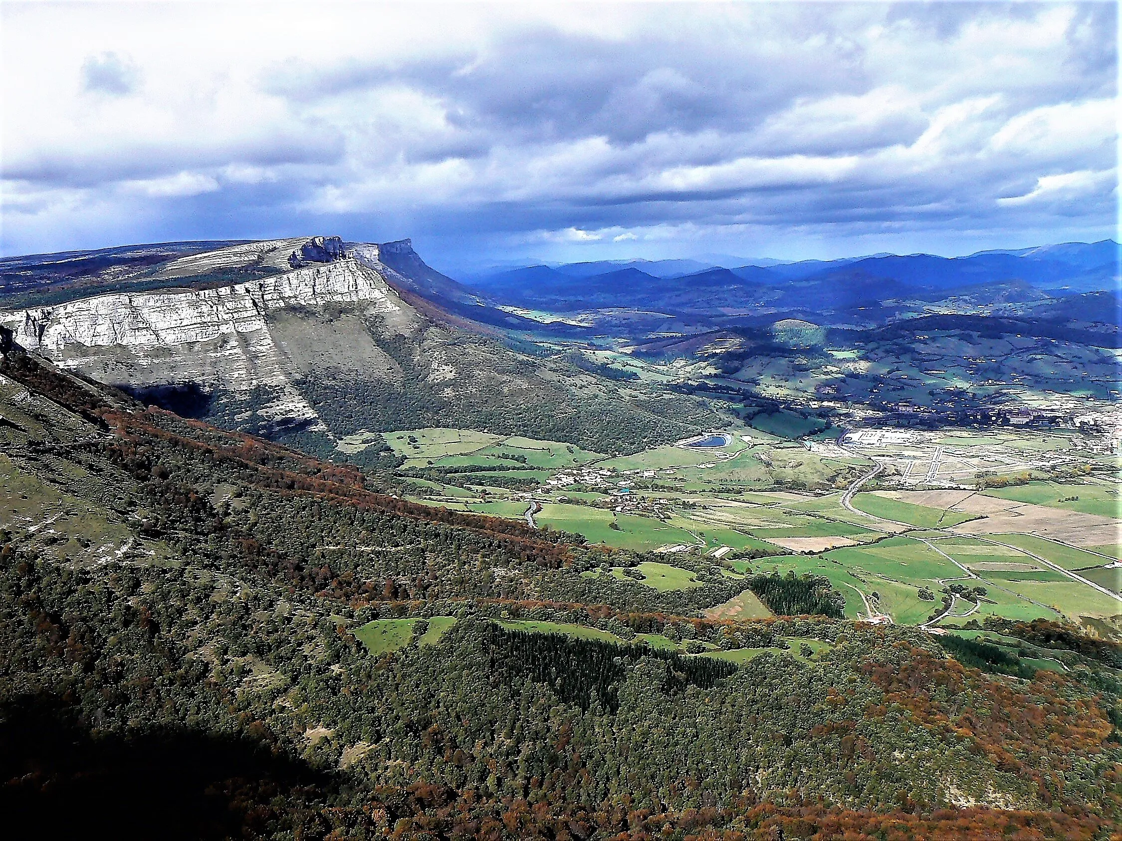 Montañas Lejanas
