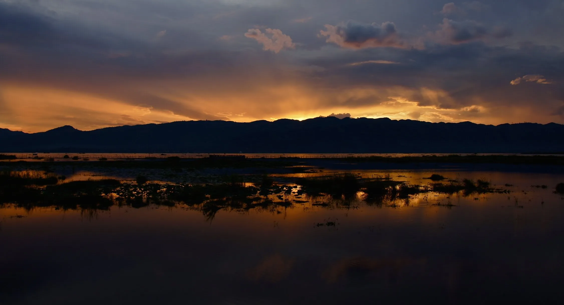 sunset inle lake (burma)