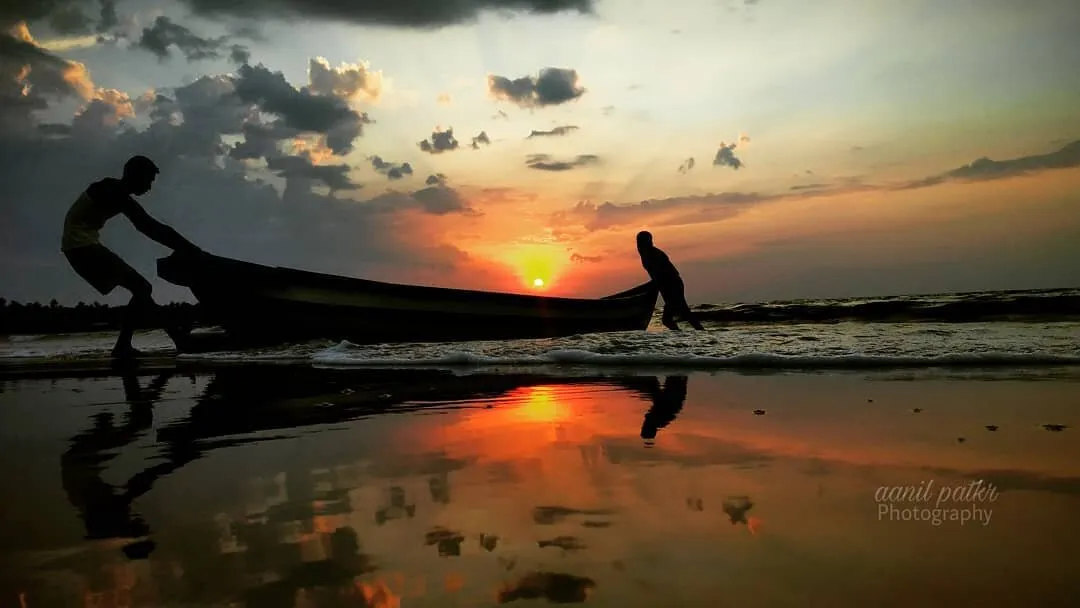 ”Sunset is a wonderful opportunity for us to appreciate all the great things the sun gives us!”