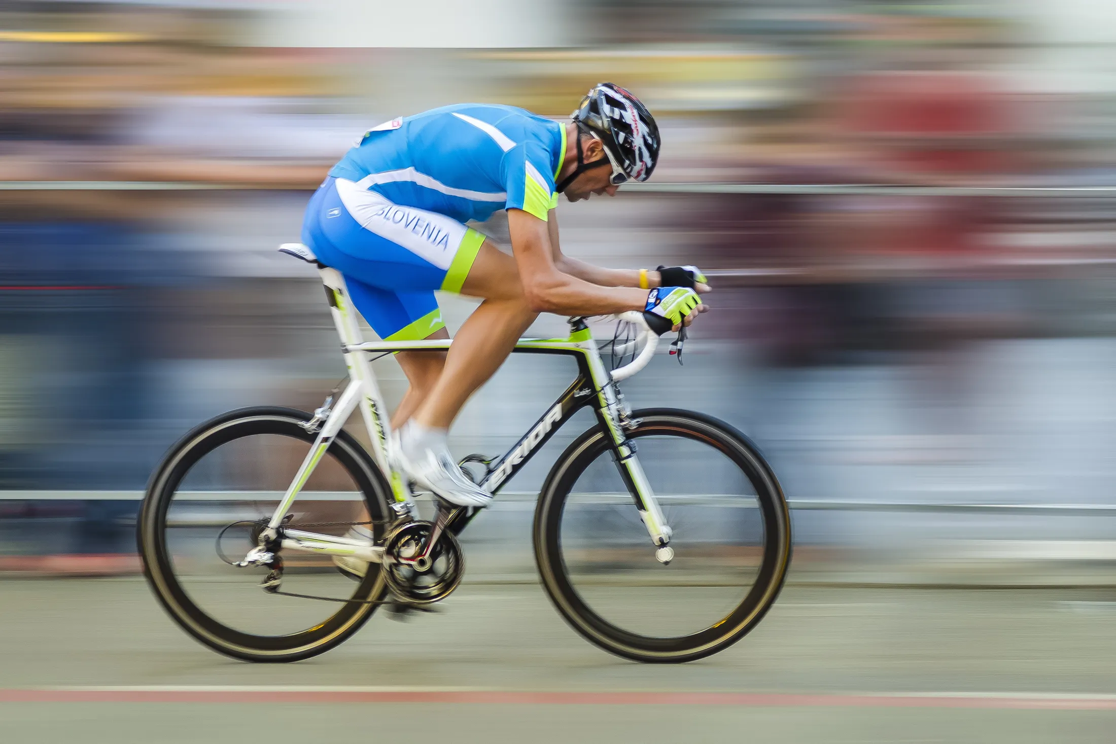 cyclist panning