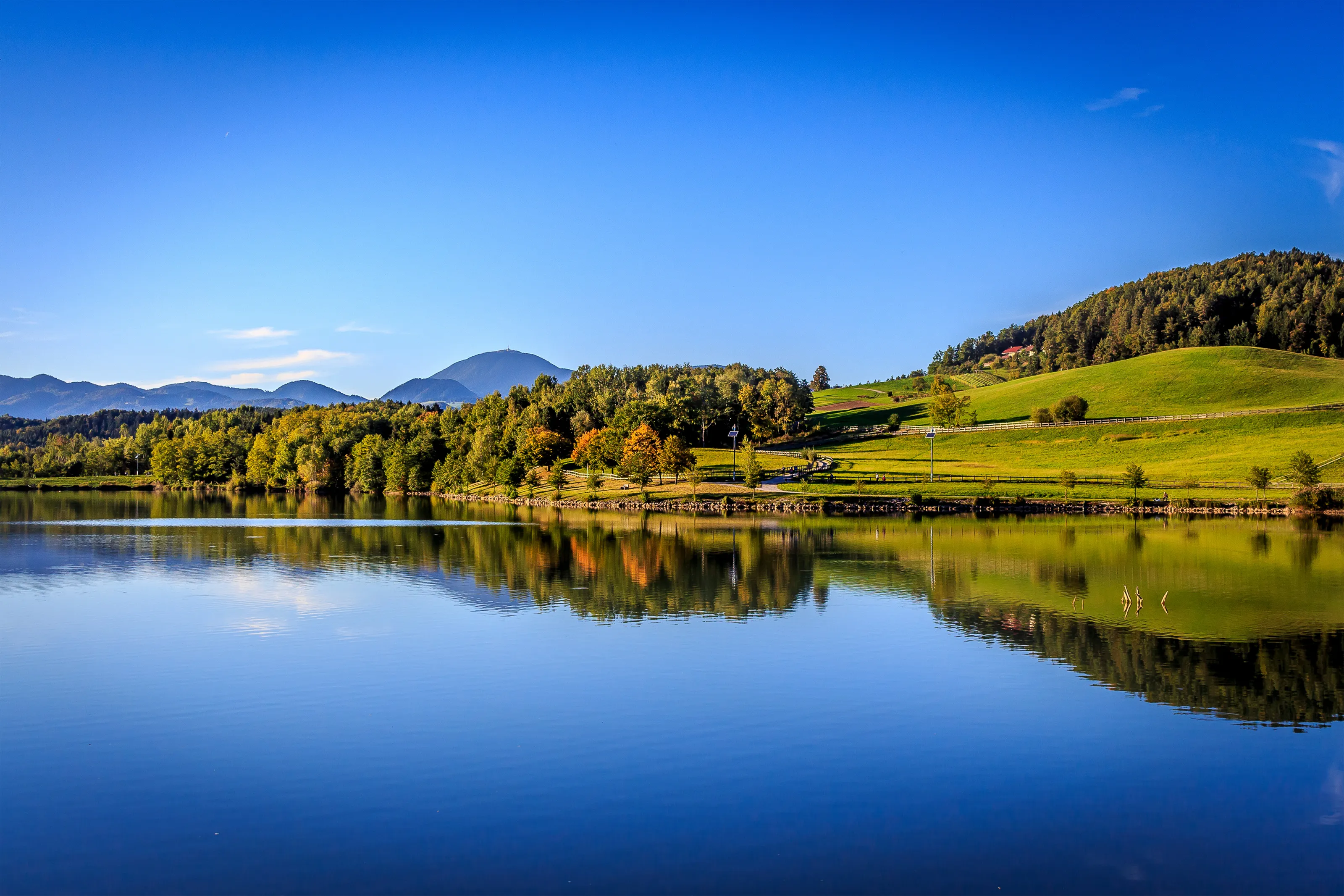 Škalsko jezero
