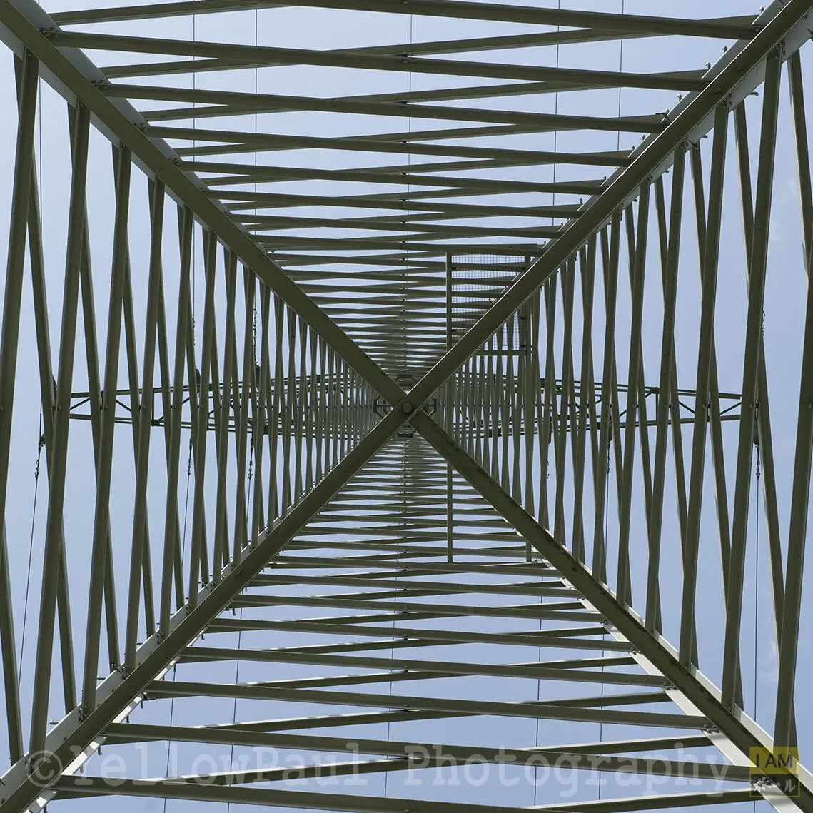 Electricity pilon