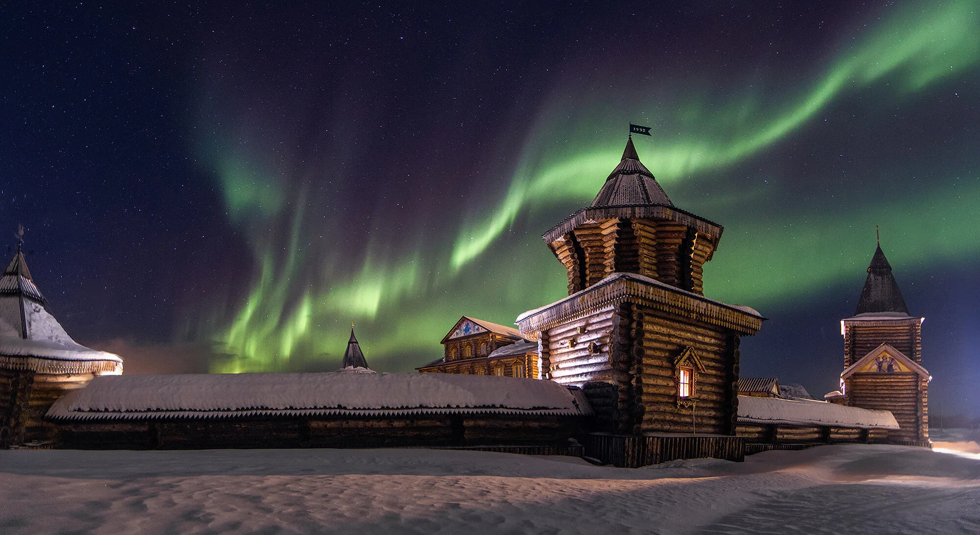 Under the wing of the polar sky