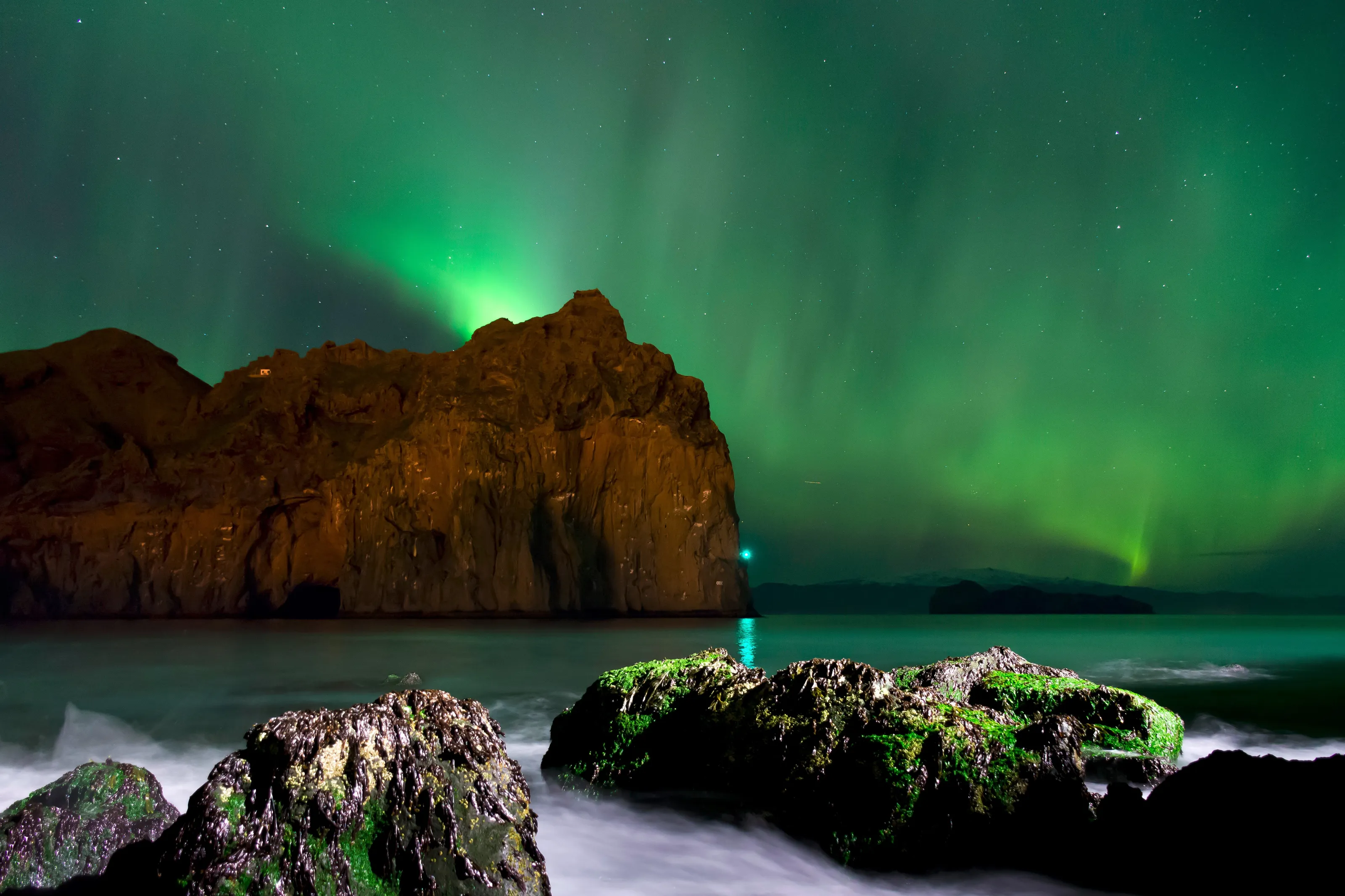 Northern light in Vestmannaeyjar (Iceland)