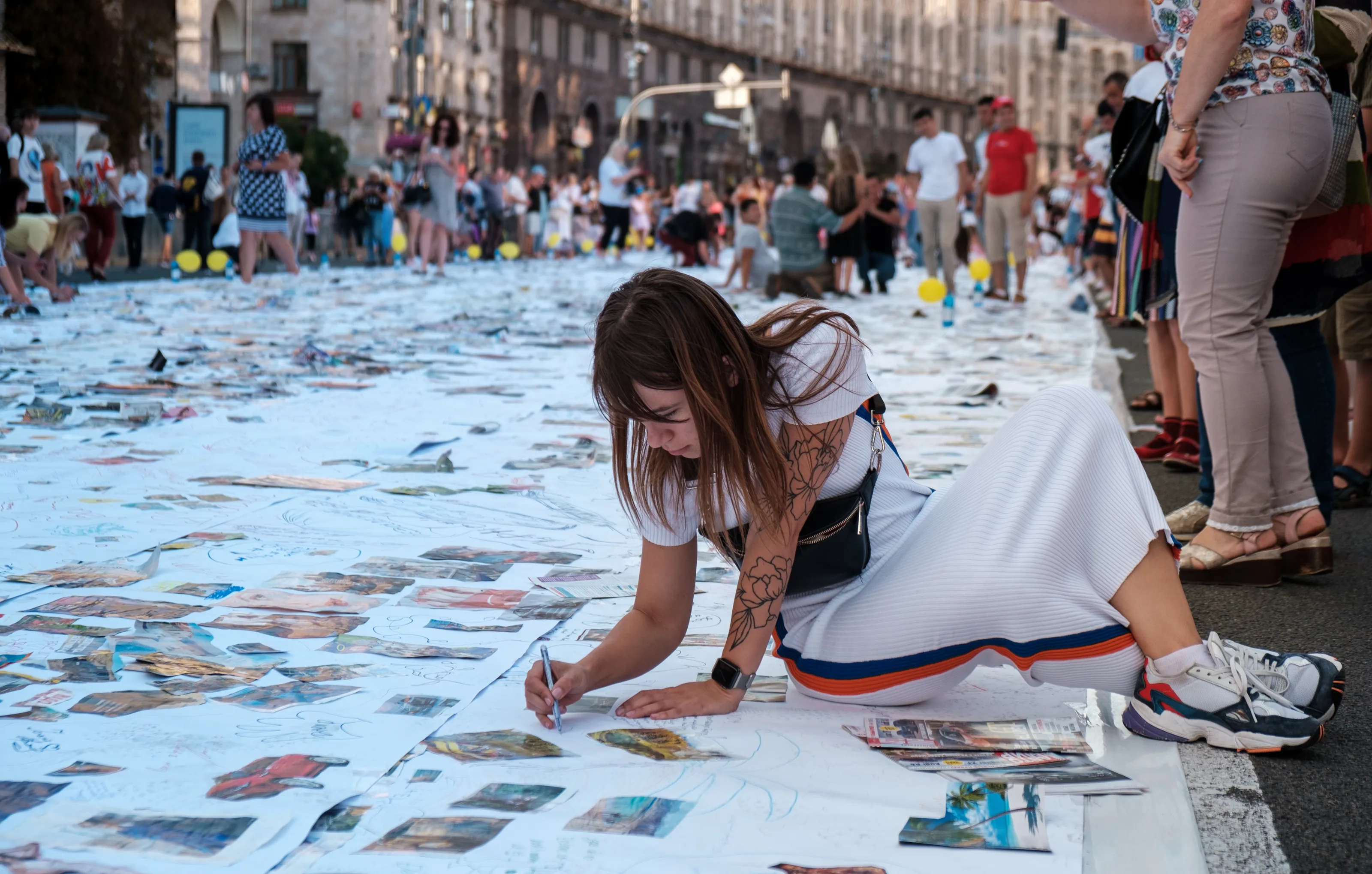 Street-long photo map