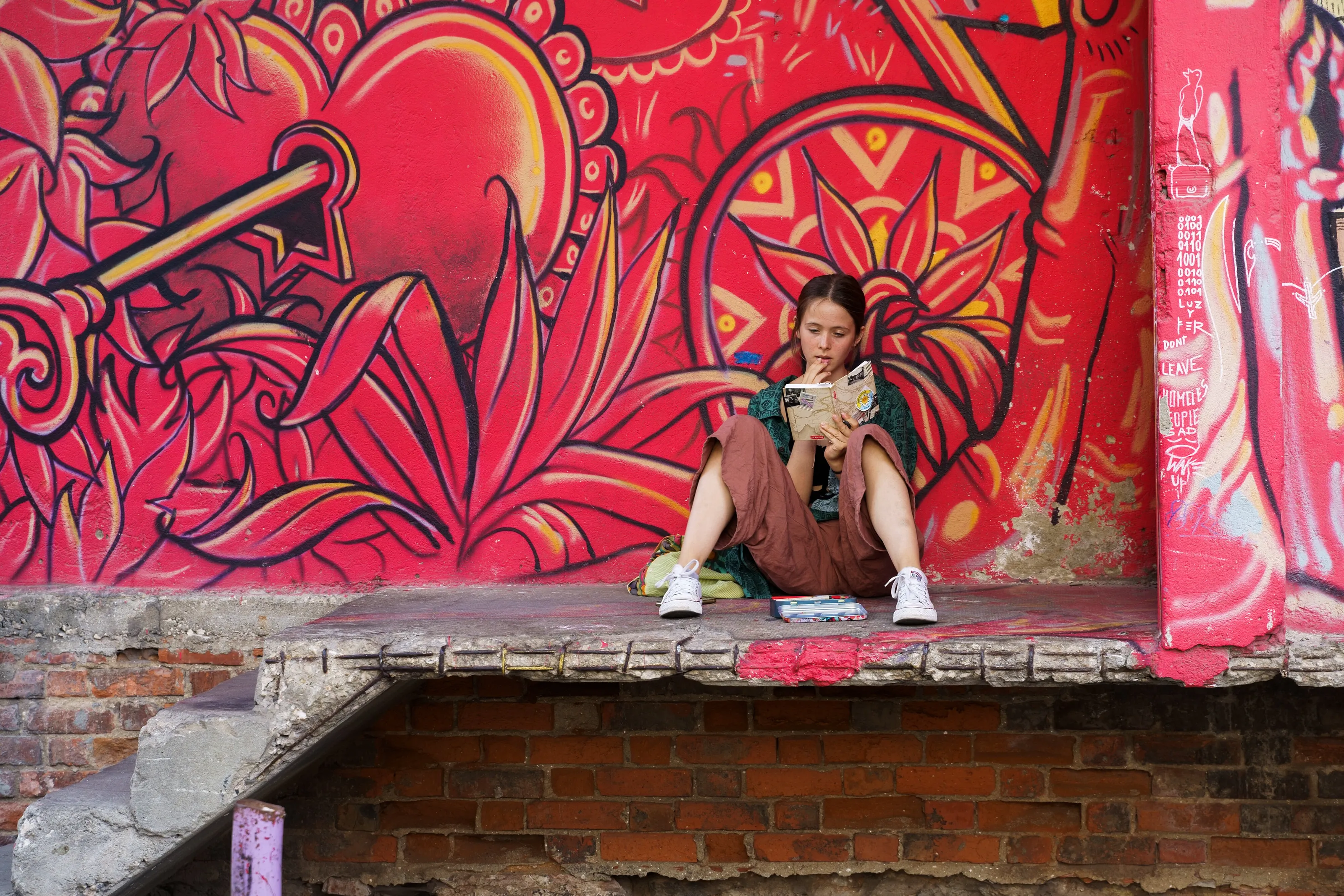Girl met on the streets of Lisbon