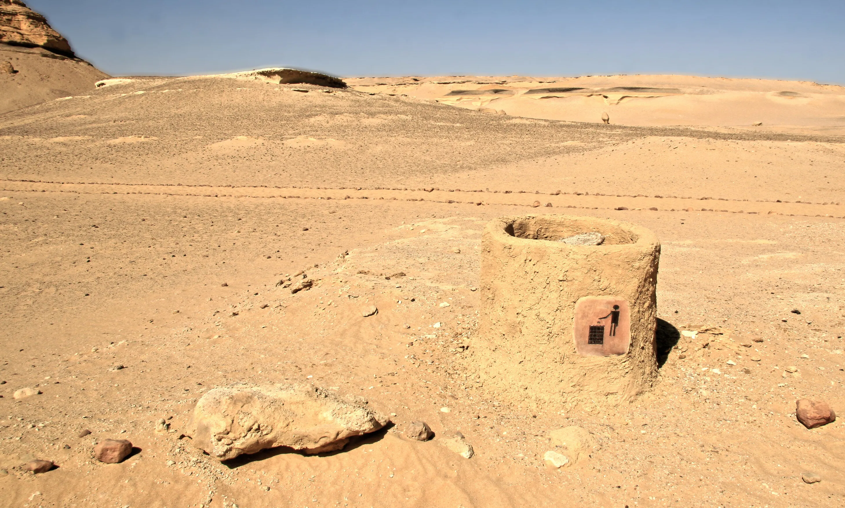 bin in desert