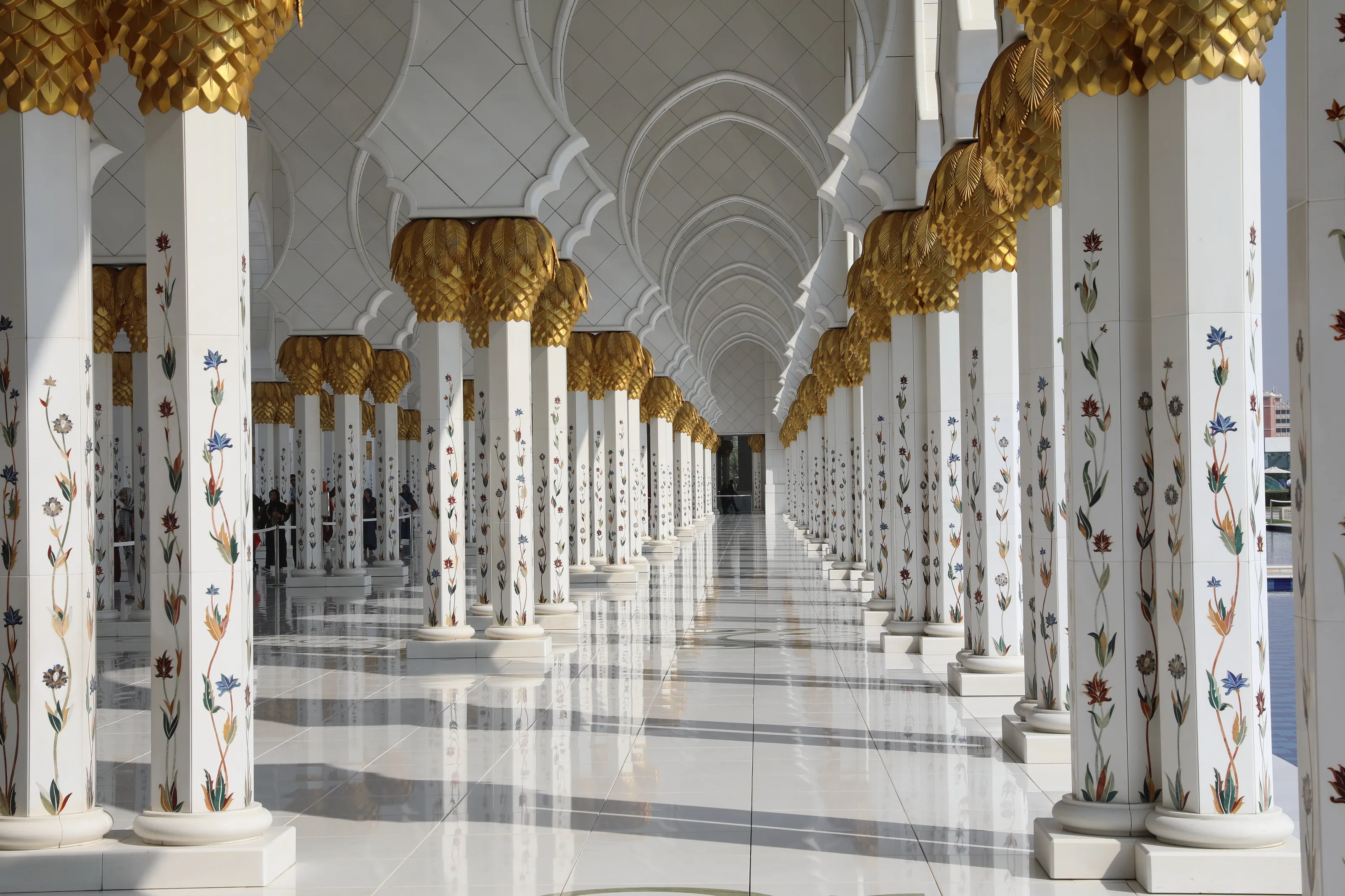 sheikh zayed grand mosque columns