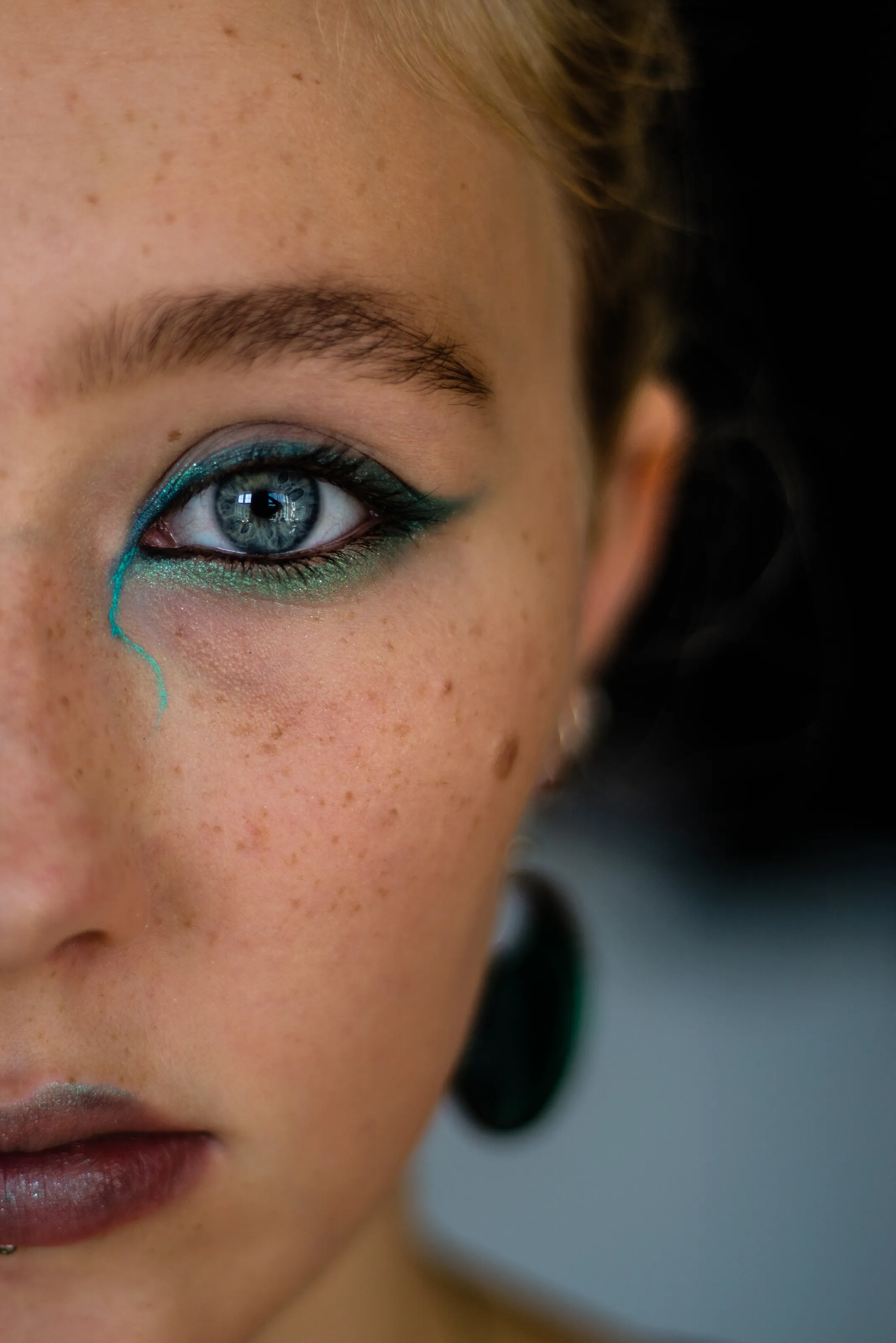 EYE