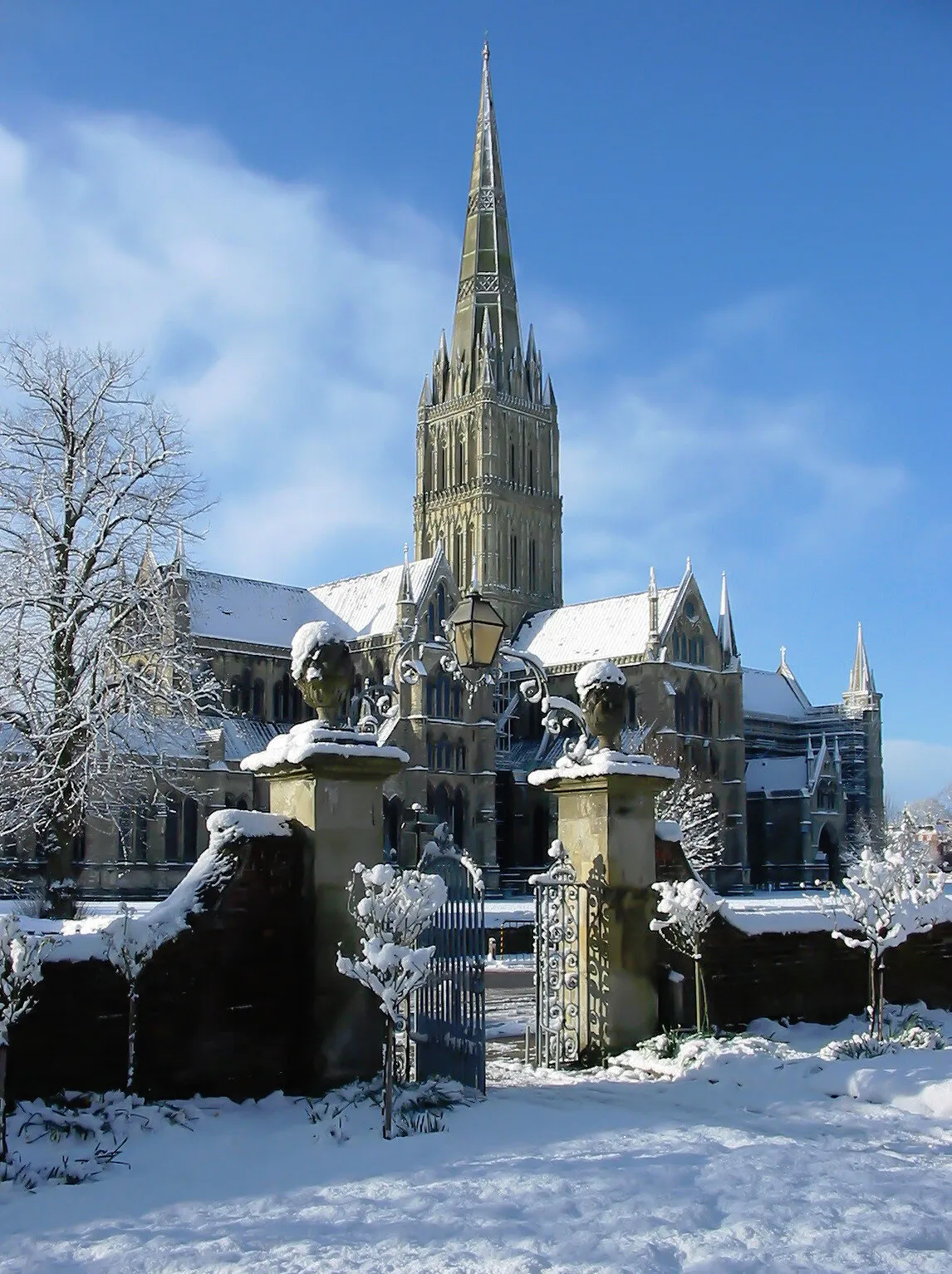 Salisbury Cathedral in the snow