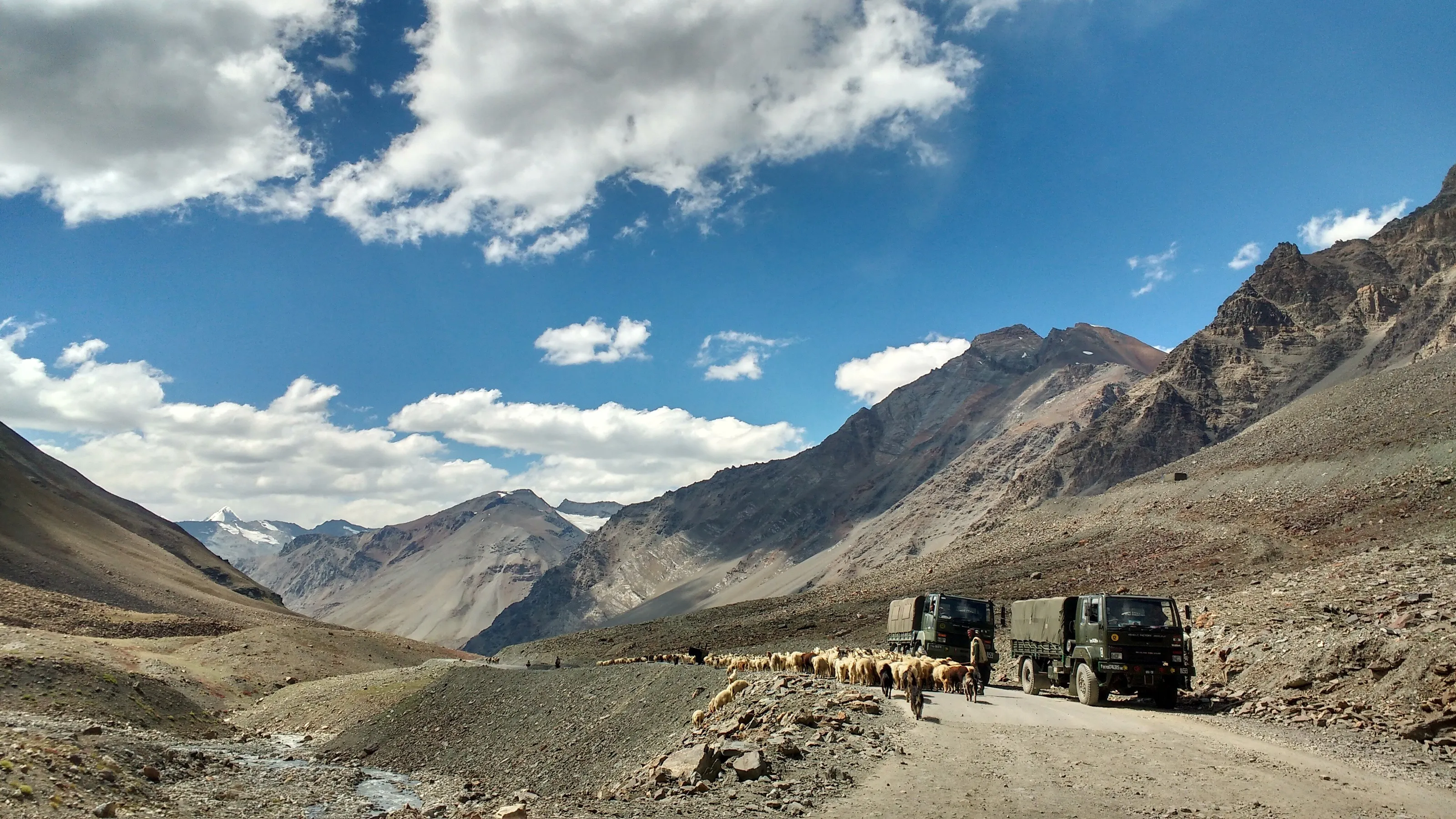 Traffic scenes on manali leh highway