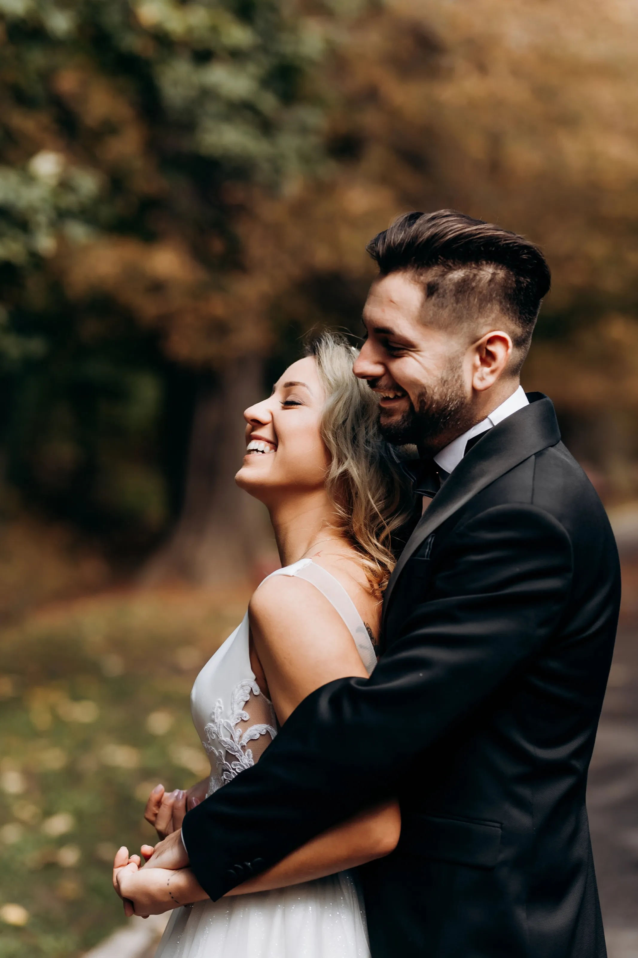 Bride laughing <3