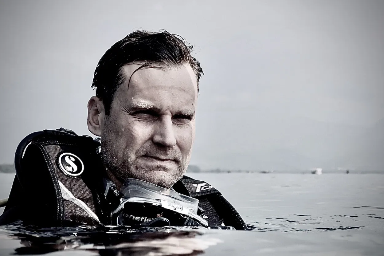 Entry 5835227