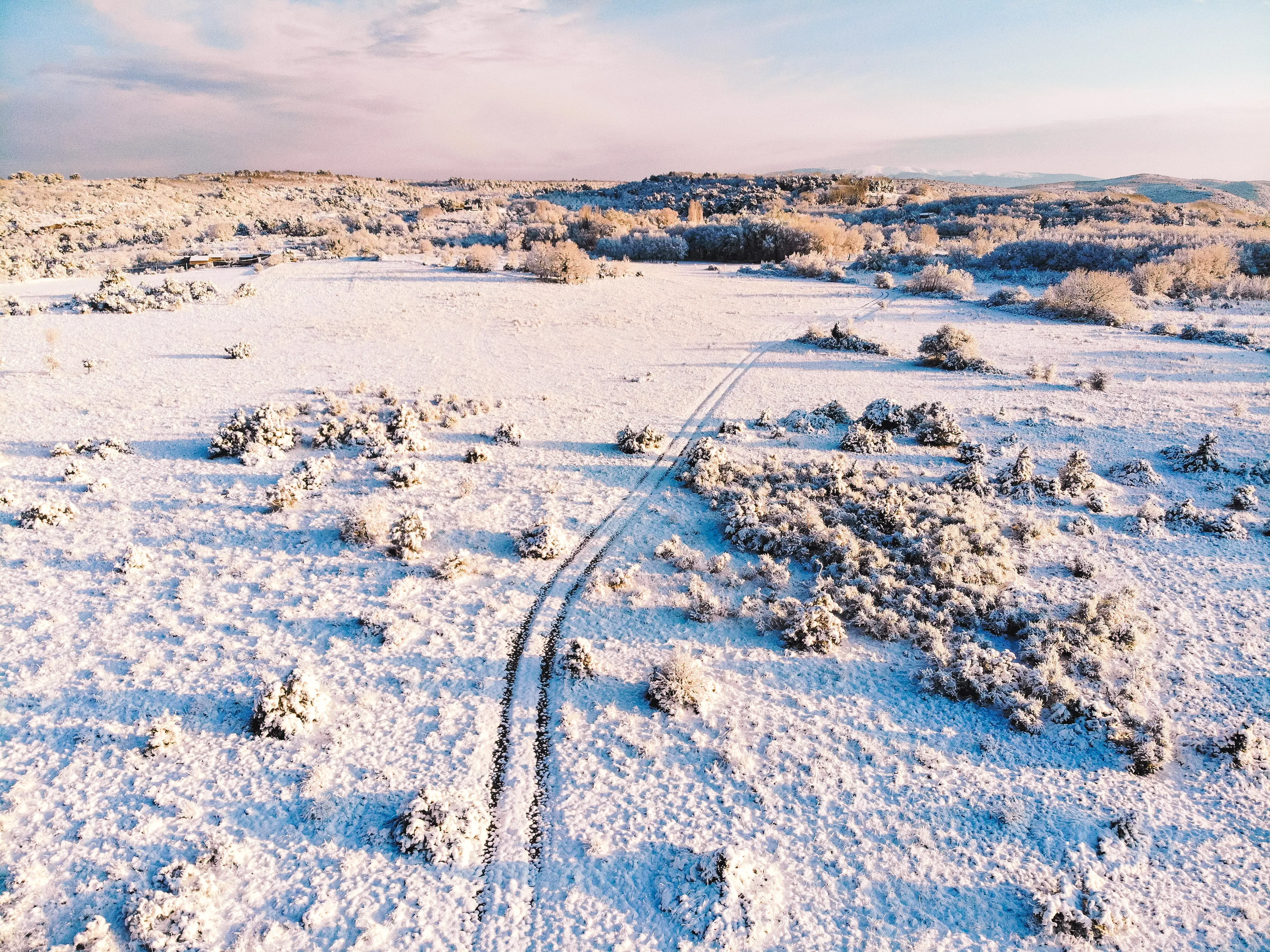 Snowy morning in Luberon