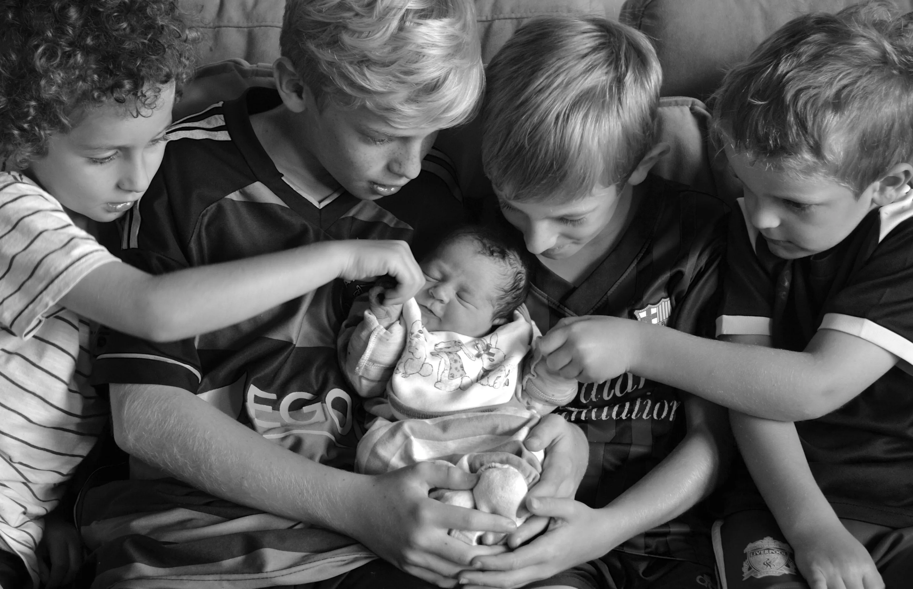 4 men and a little lady