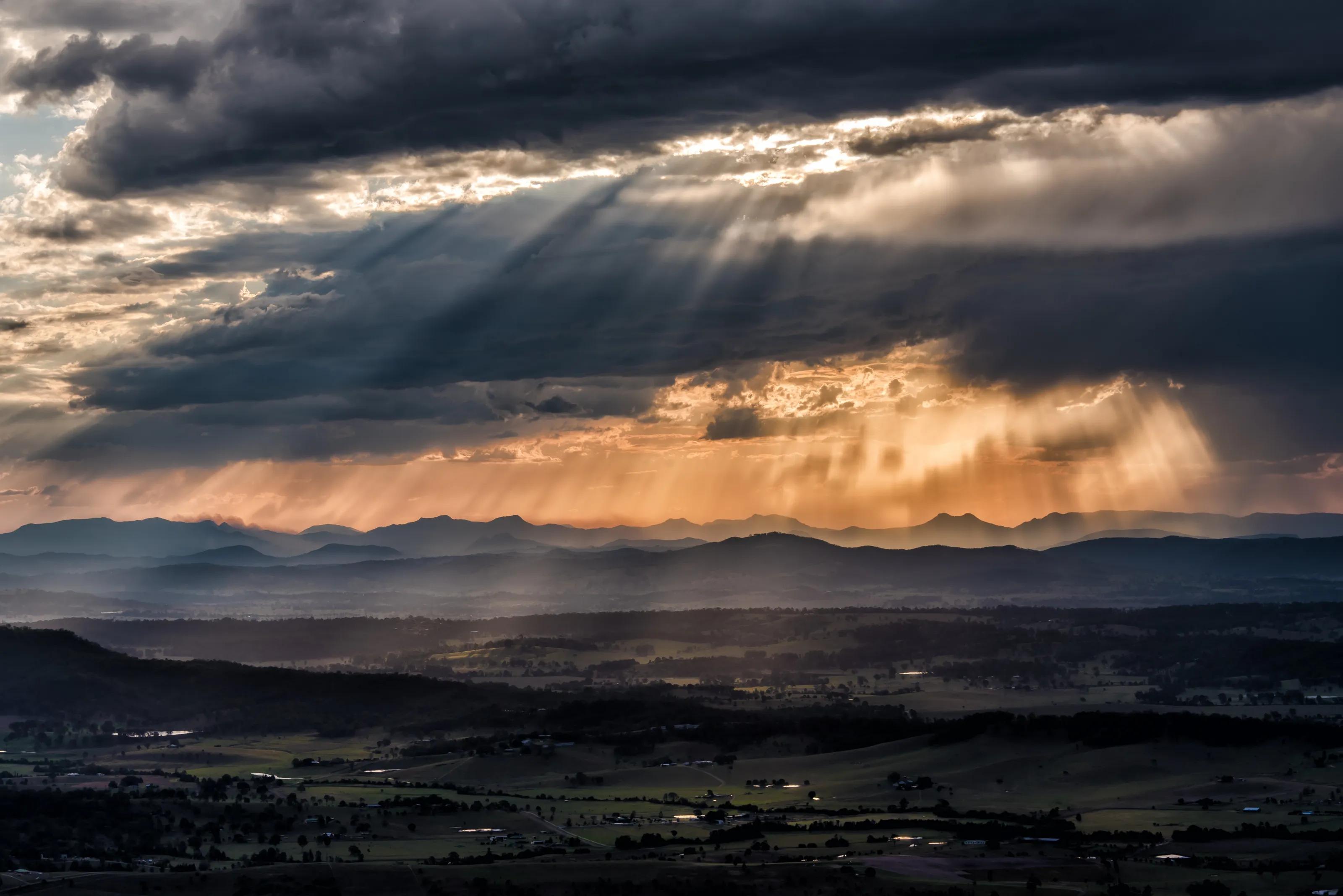 Dancing light and shadows