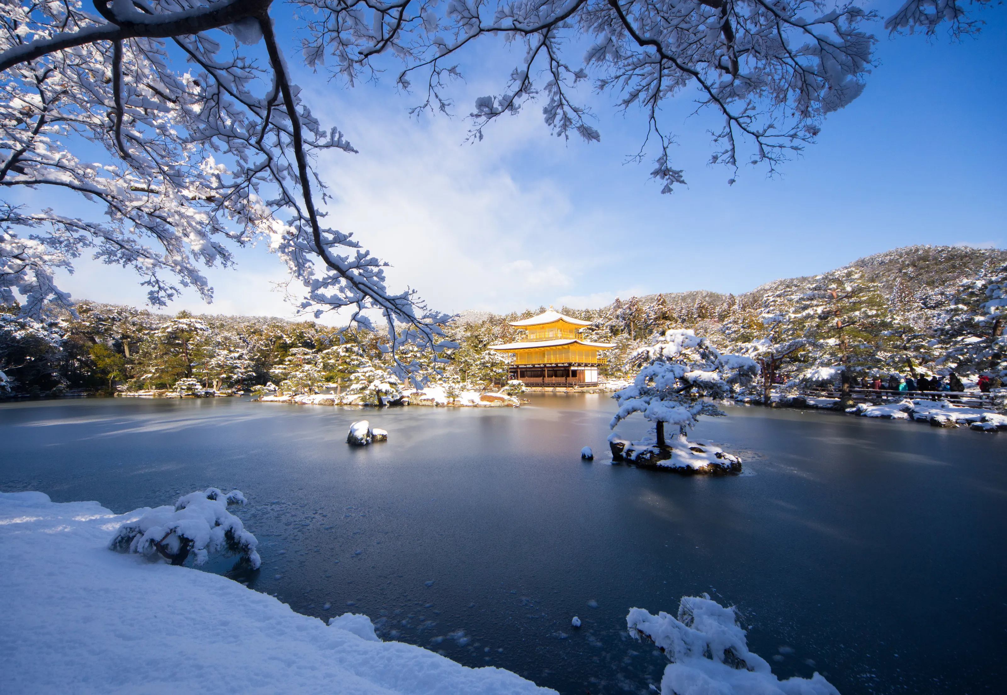 Kinkakuji and snow