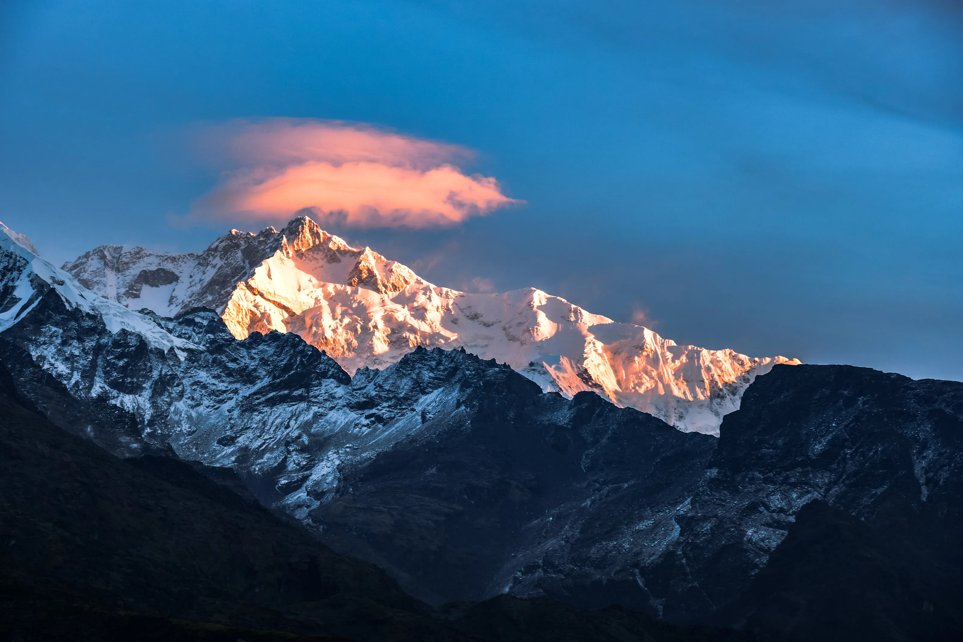 Sun shine on mountain range.