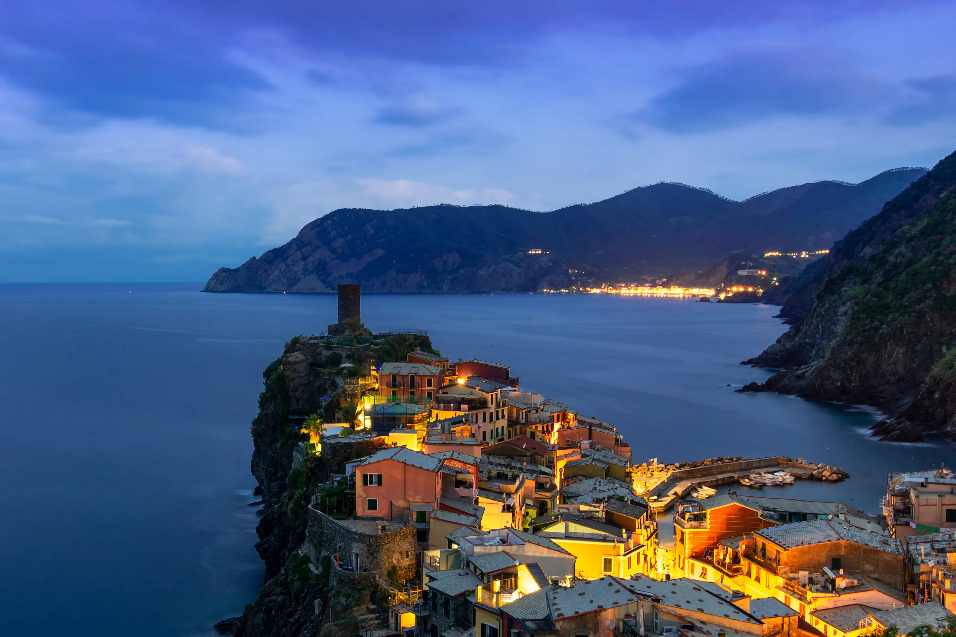 Blue Hours - Vernazza (italy)