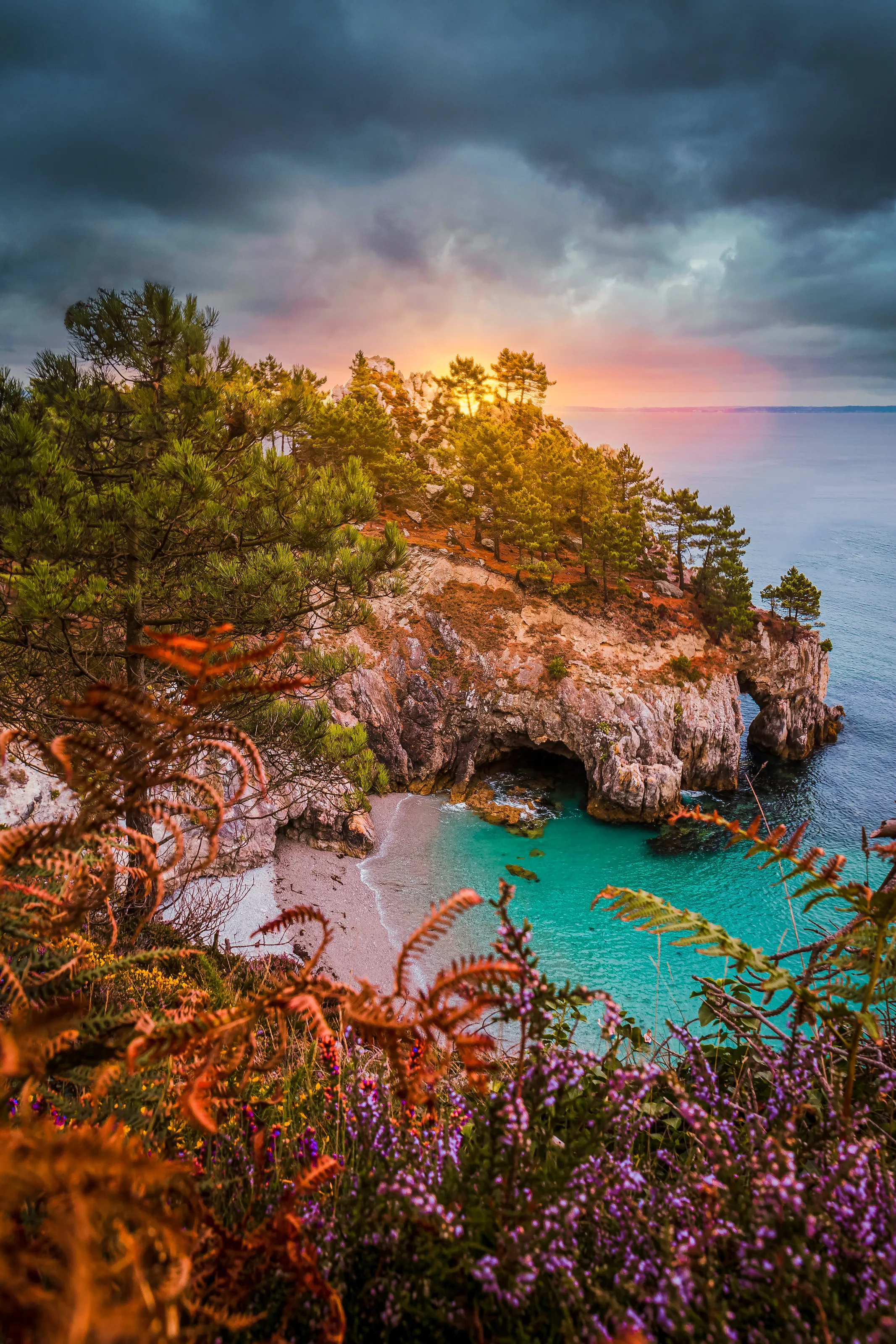 Beautiful sunrise, Presqu'île de Crozon, Britanny, France