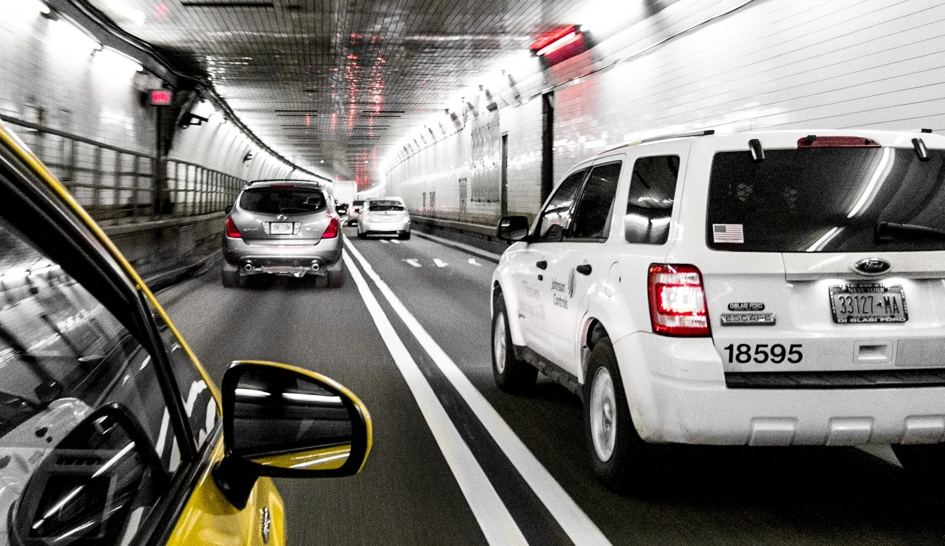 Taxi in a Tunnel